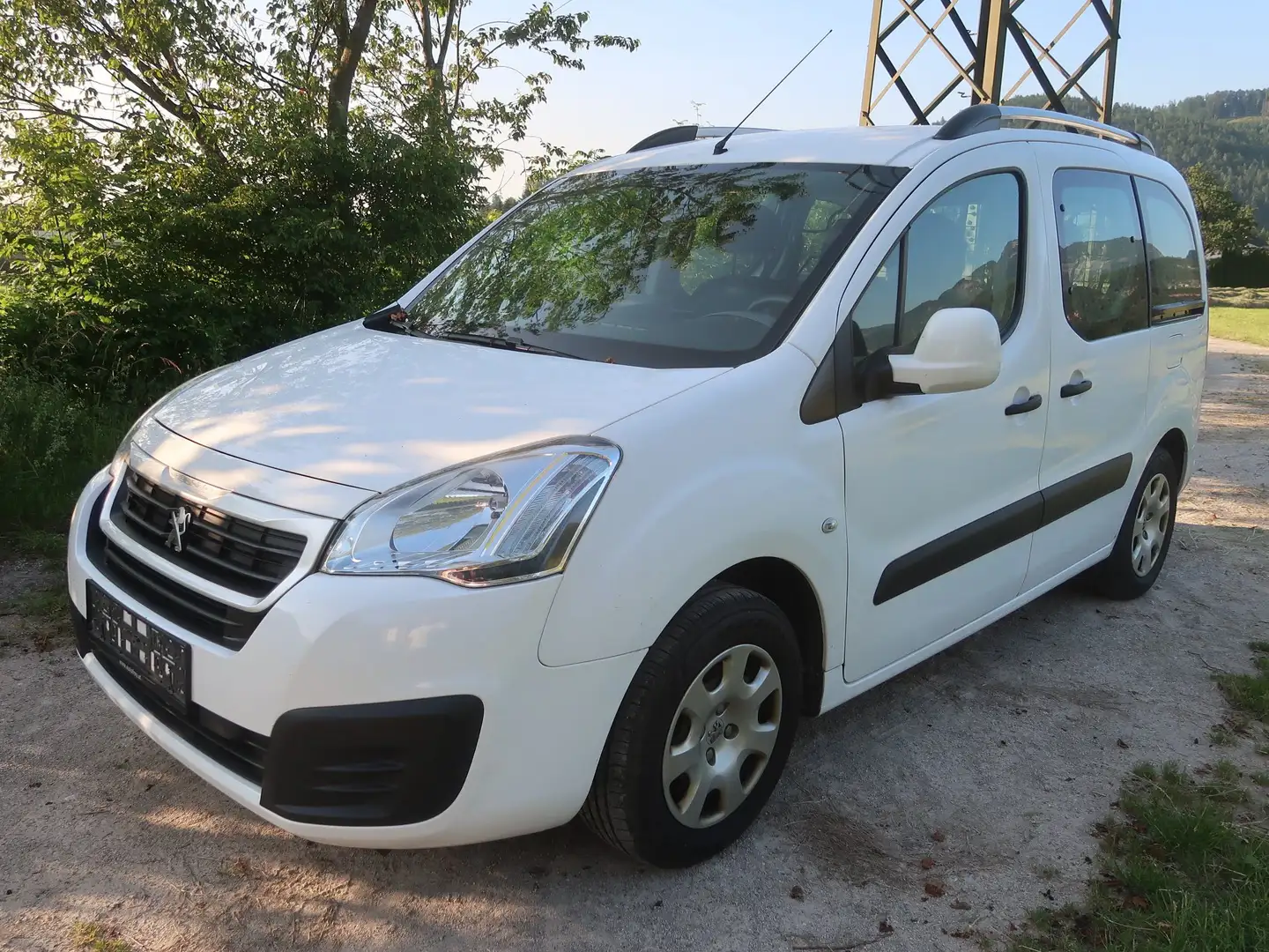 Peugeot Partner Partner Tepee Active 1,6 BHDI 100 S Bílá - 1