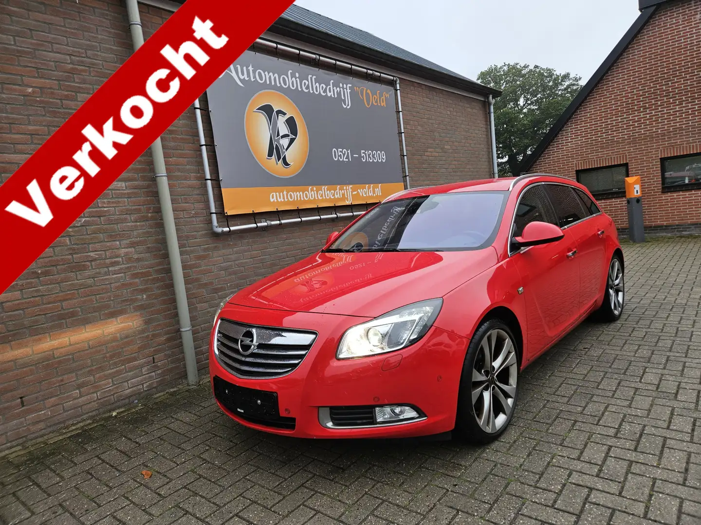 Opel Insignia Sports Tourer 2.0 CDTI 4x4 Rood - 1
