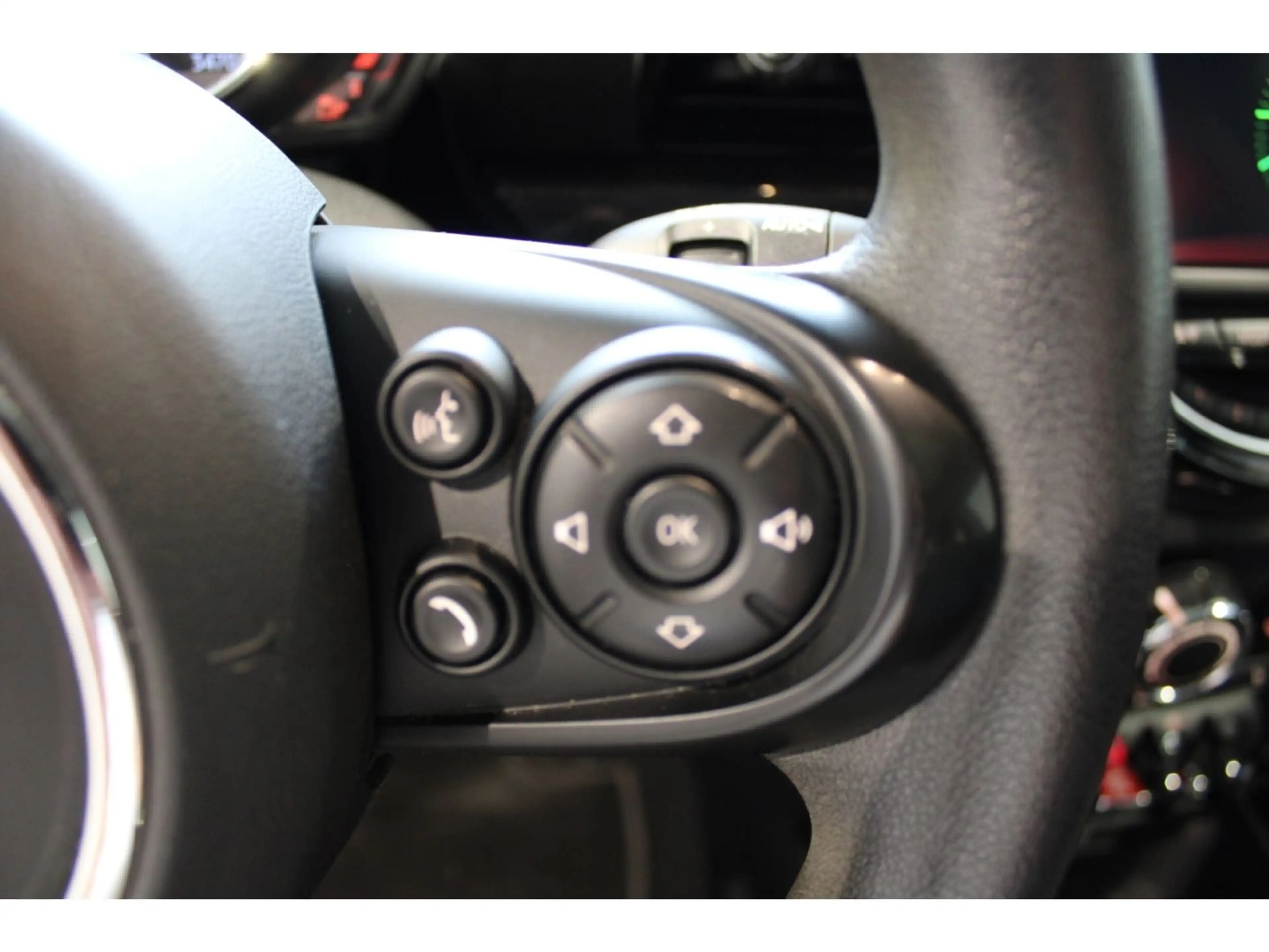 MINI Cooper Clubman El. Panodach Ambientebeleuchtung — photo 12