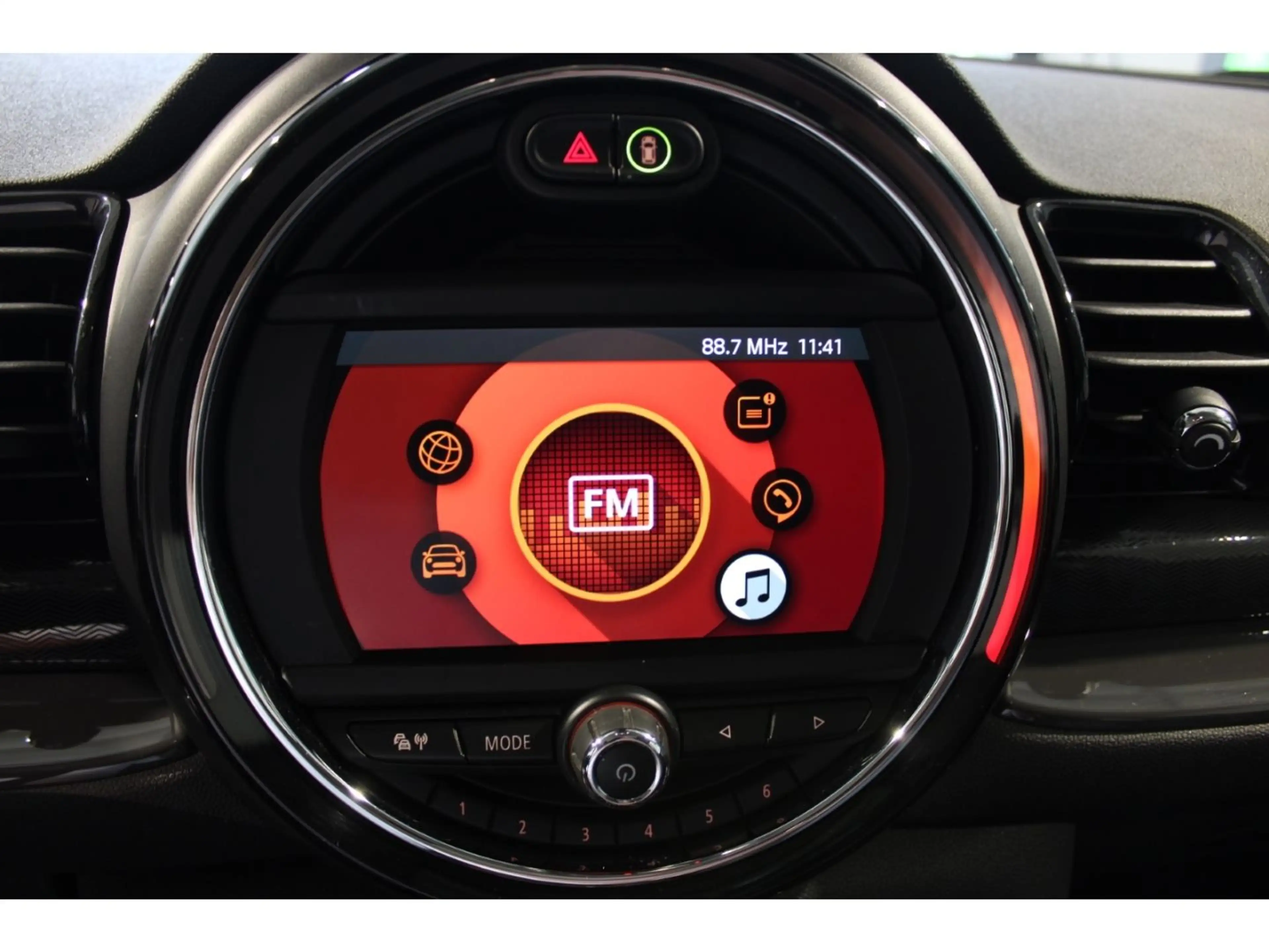 MINI Cooper Clubman El. Panodach Ambientebeleuchtung — photo 10