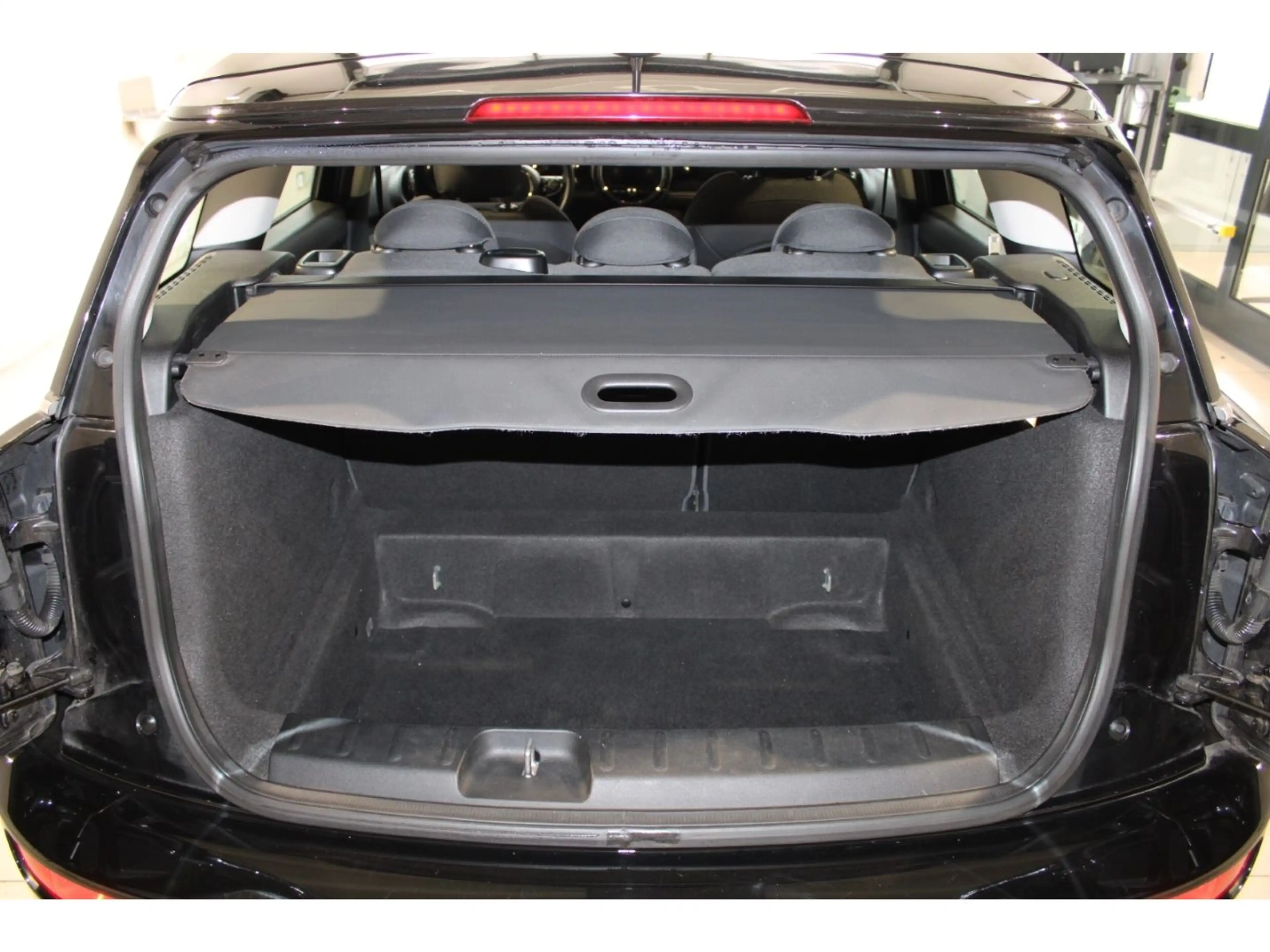 MINI Cooper Clubman El. Panodach Ambientebeleuchtung — photo 5