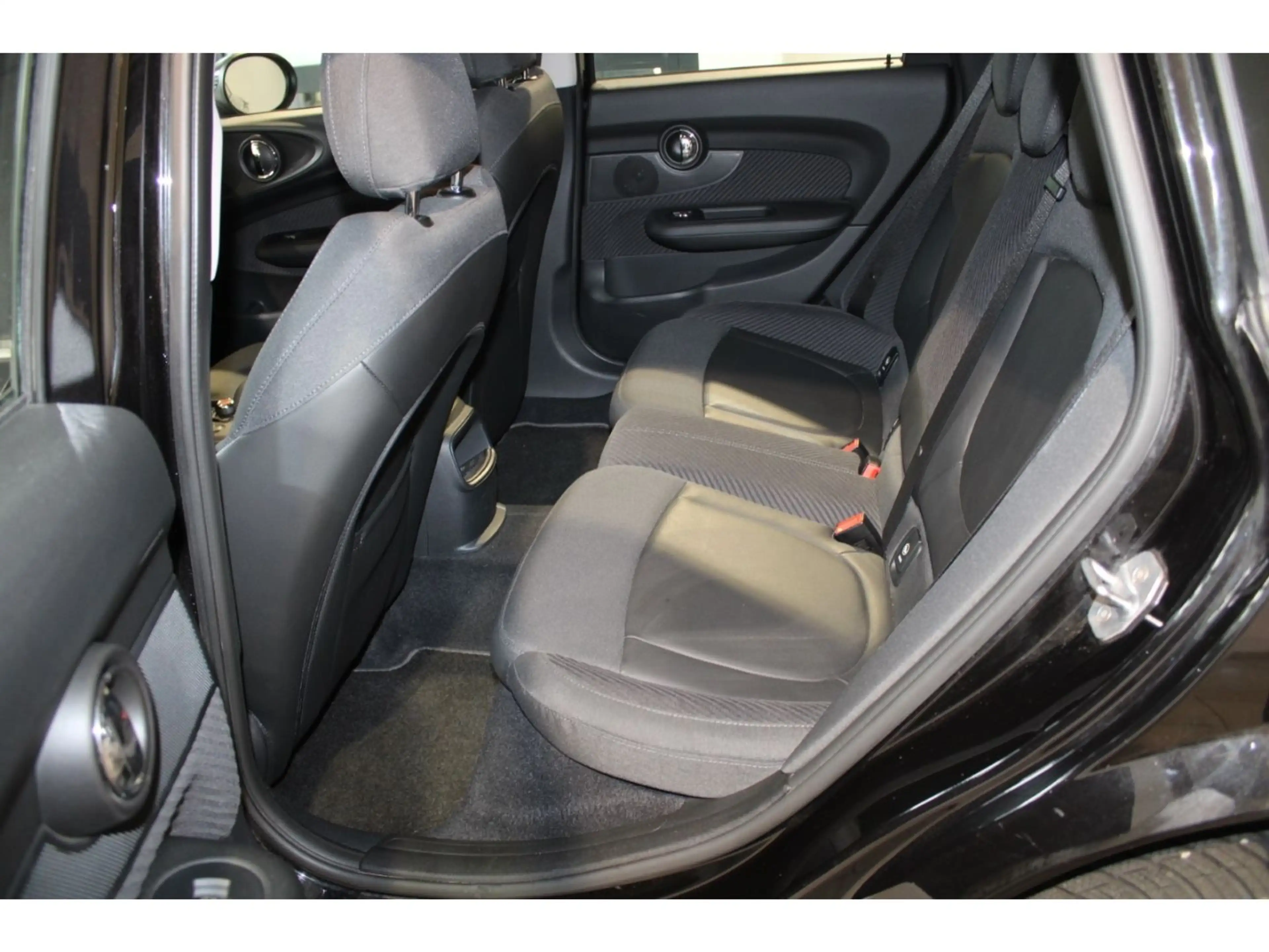 MINI Cooper Clubman El. Panodach Ambientebeleuchtung — photo 6