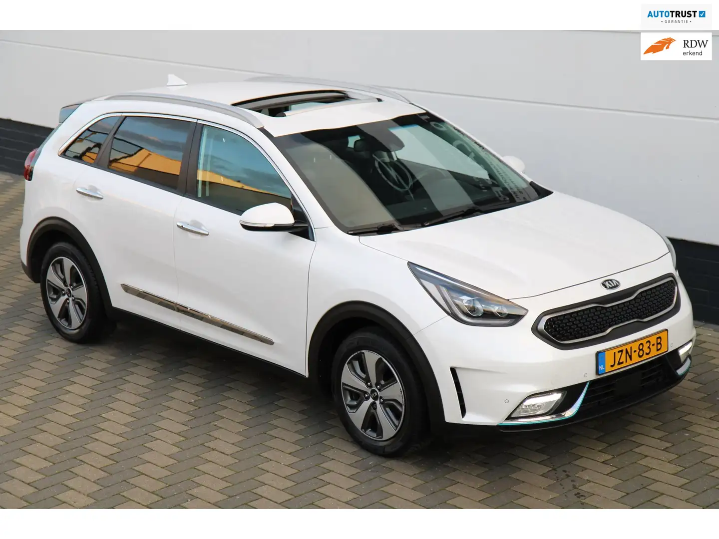 Kia Niro 1.6 GDi PHEV Style Edition Schuifdak Trekhaak Leer Weiß - 1