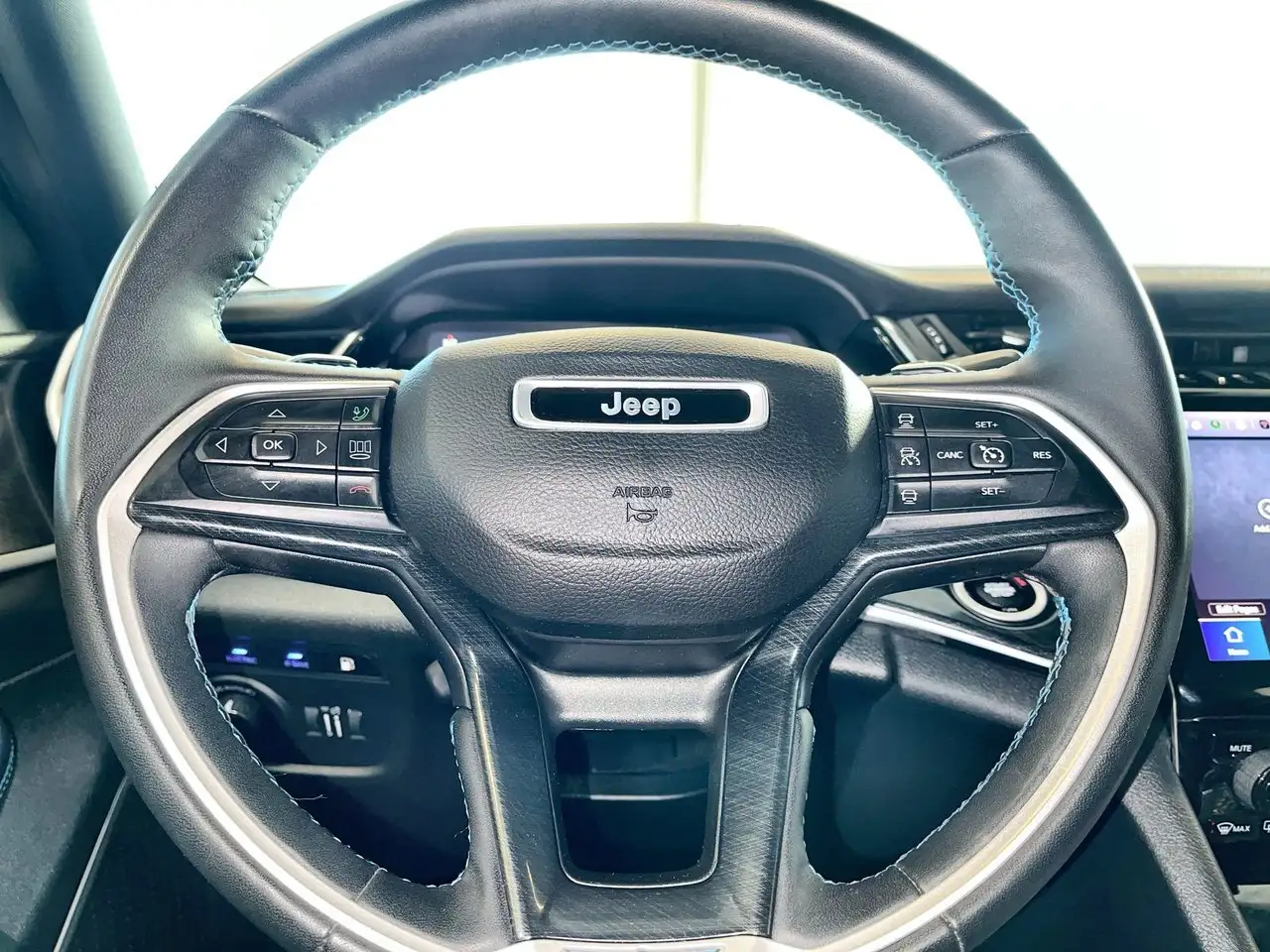 Jeep Grand Cherokee photo Jeep Grand Cherokee