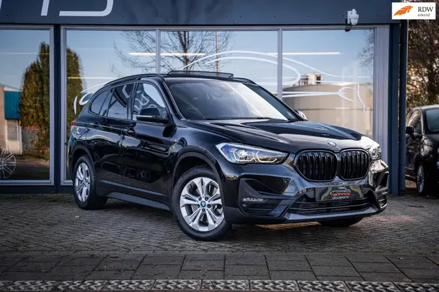 BMW X1 XDrive25e High Executive|93% SOH|Pano|Dealer Onder
