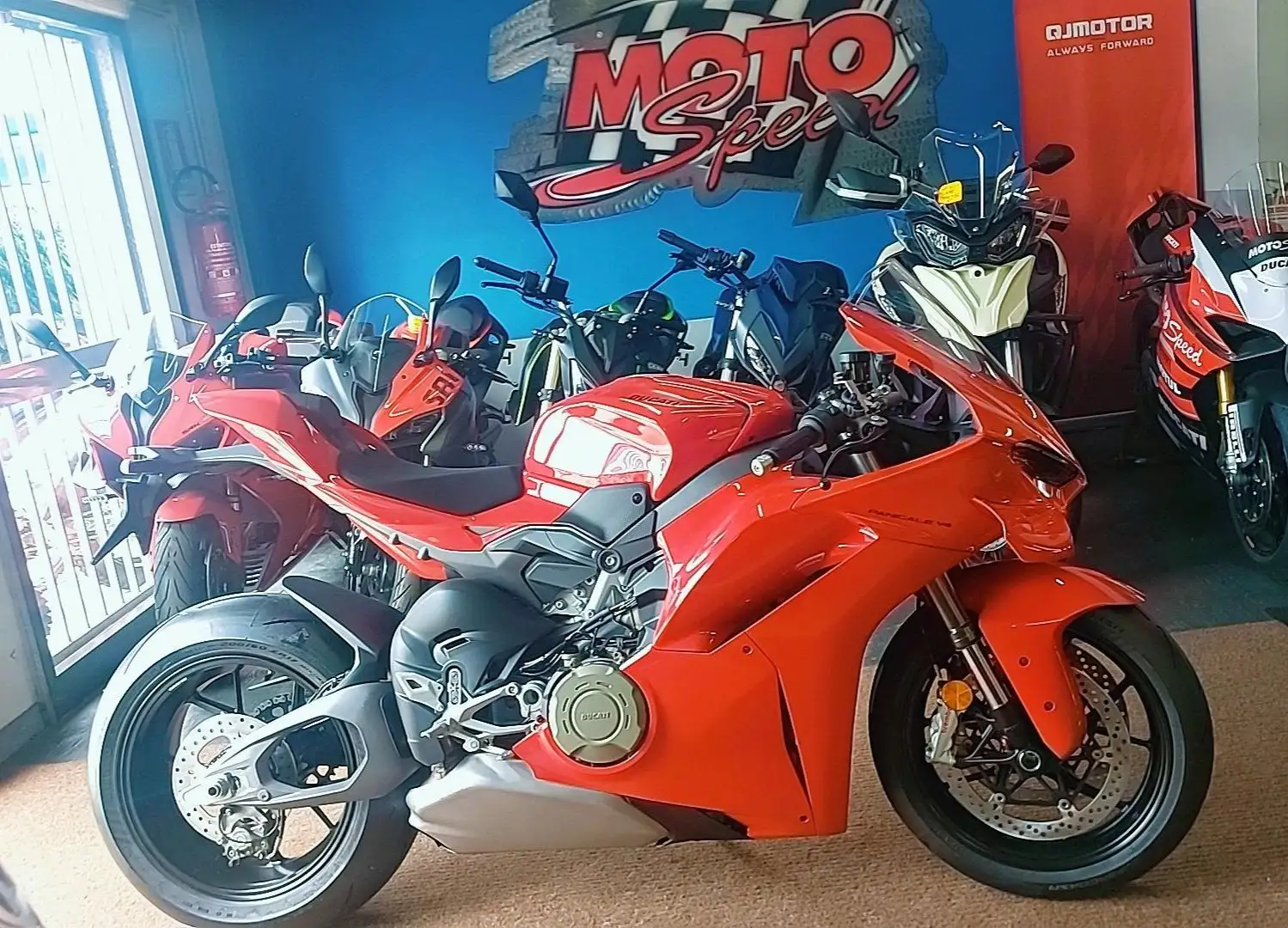 Ducati Panigale V4 Roşu - 1