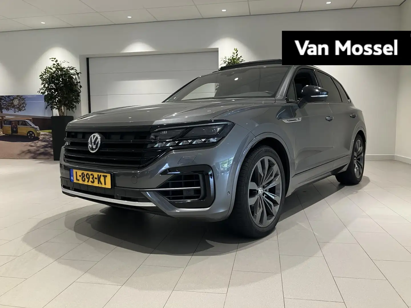 Volkswagen Touareg 3.0 TDI R-Line 286 PK 4Motion | Luchtvering | Kopl Grau - 1