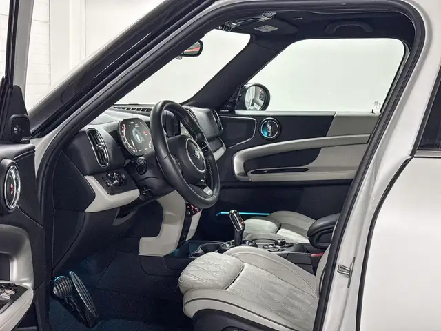 MINI Countryman view 8