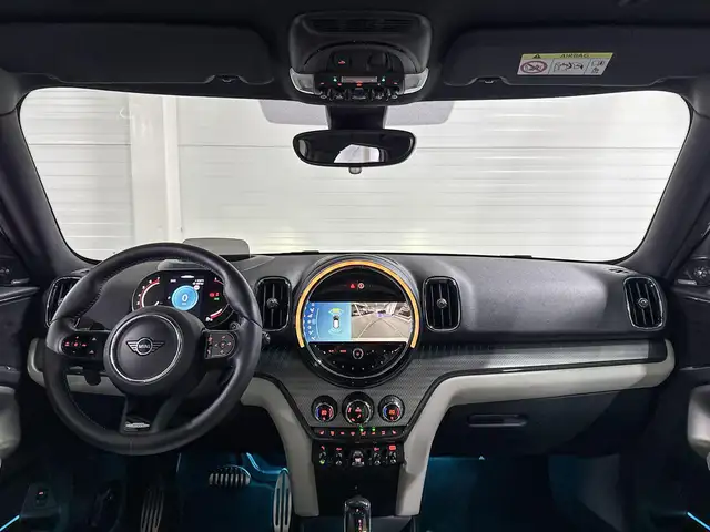 MINI Countryman view 11