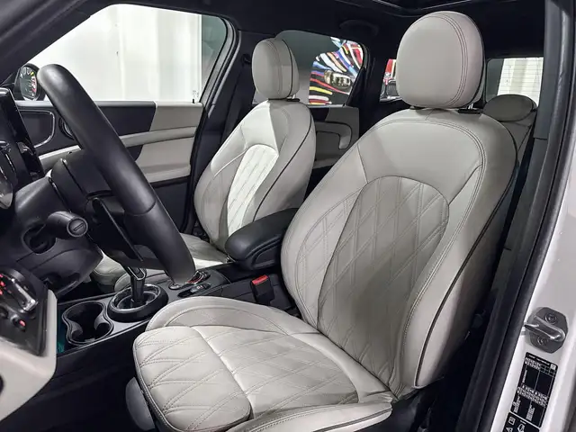 MINI Countryman view 9
