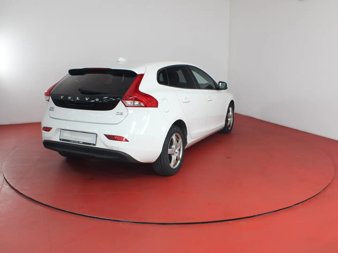 Volvo V40 Kinetic 1.6 D2 TÜV bis 04/27 XENON AUX Weiß - 2