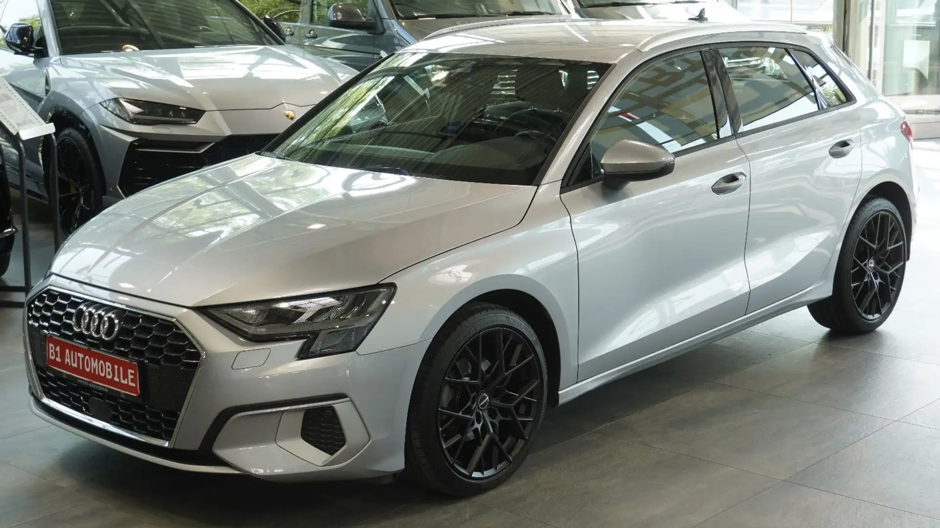 Audi A3 Sportback 30 TFSI advanced*APP-CONNECT*DAB* Silber - 1