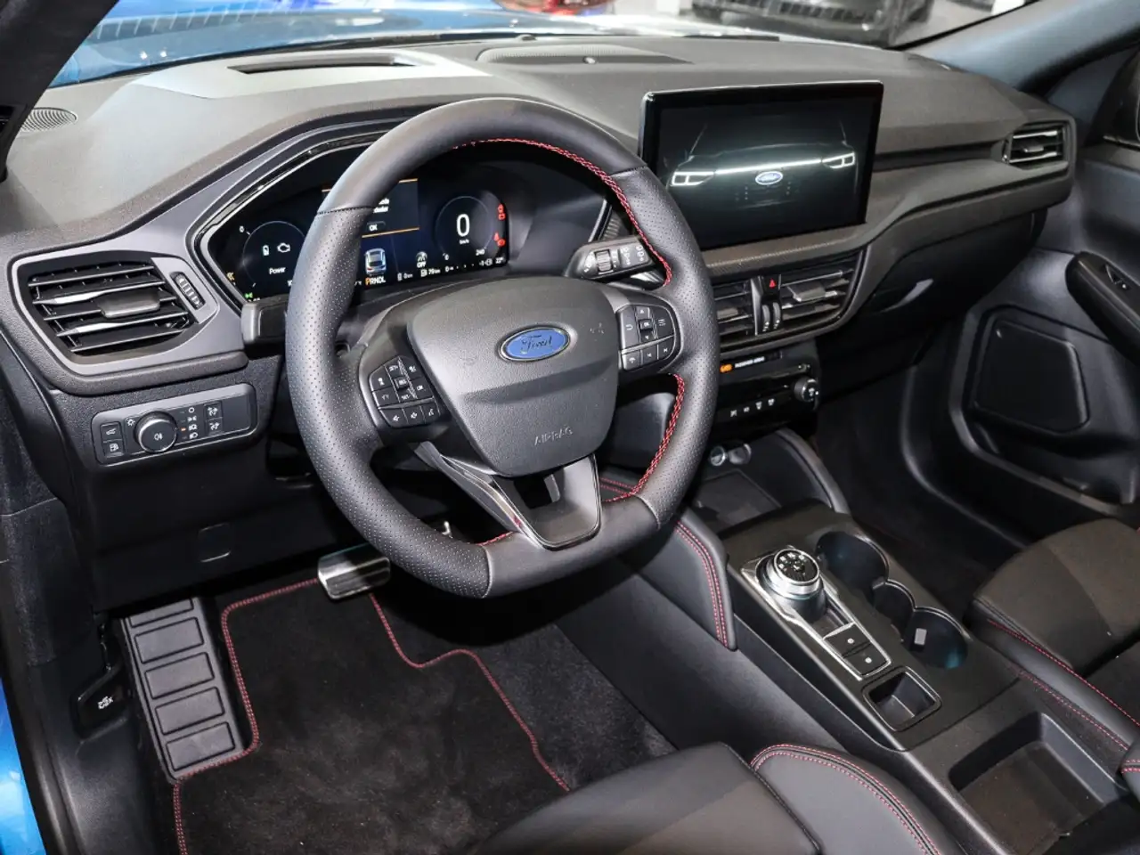 Ford Kuga PHEV ST-LINE X 243PS Winter Techno Pano 19Zoll HUD 4