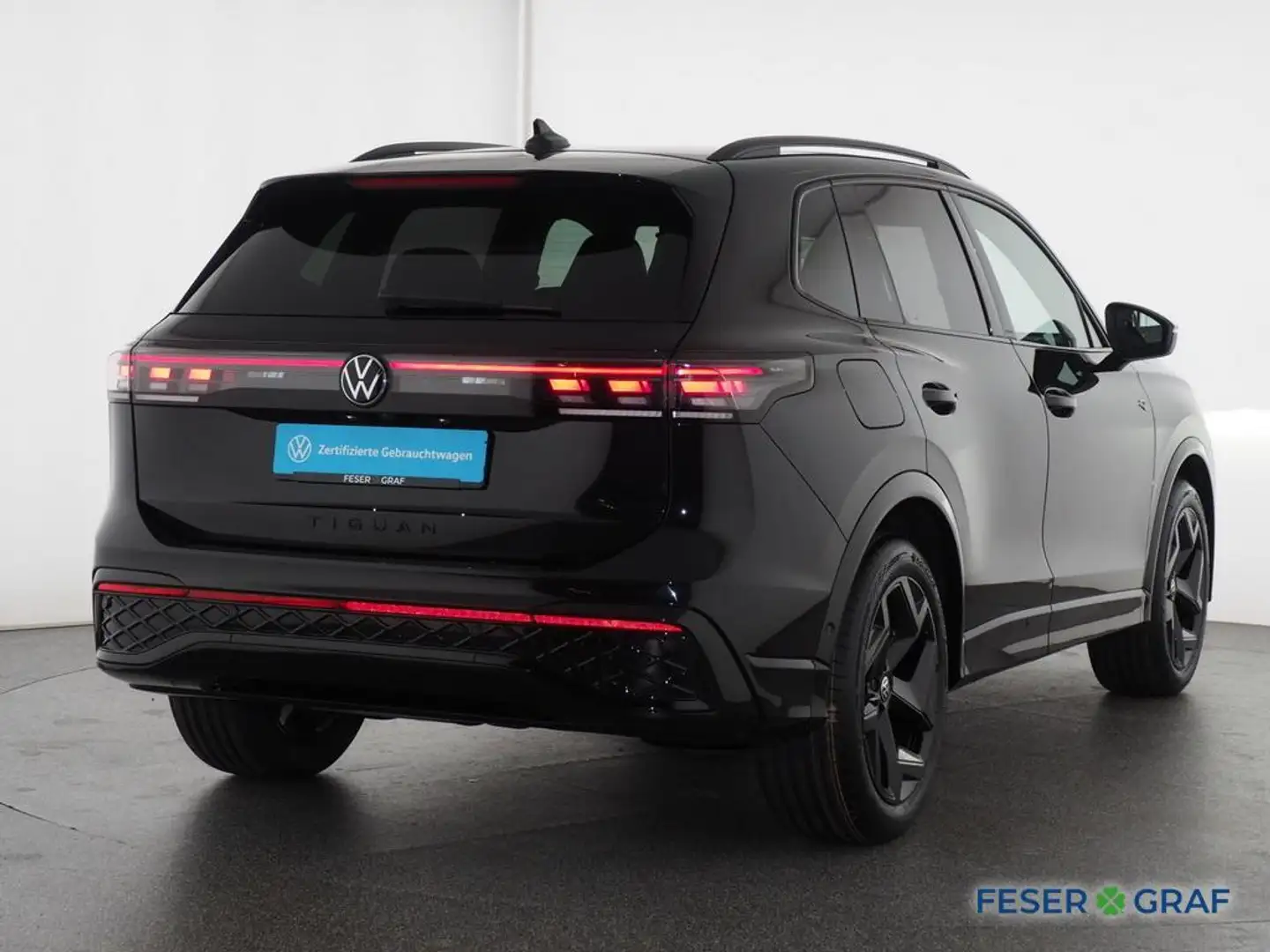 Volkswagen Tiguan 2.0TDI R-Line BlackStyle DSG Matrix 19` Schwarz - 2