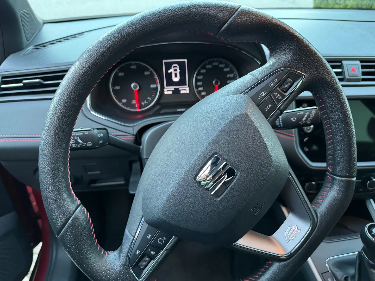 SEAT Arona Arona 1.6 TDI FR Червоний - 2