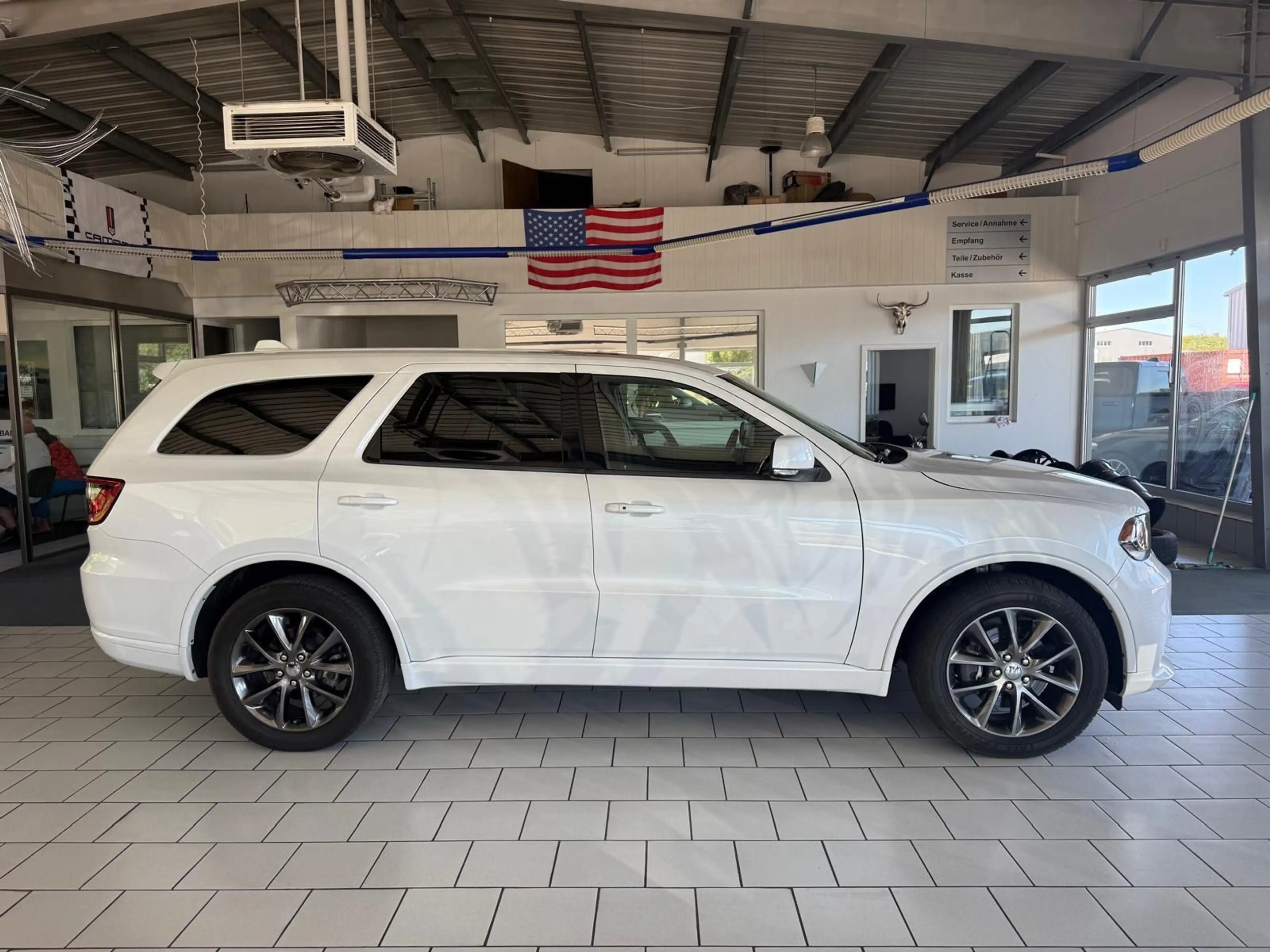 Dodge Durango 5,7 R/T 7Sitz LPG Gas 8Gang 4x4 Facelift — photo 6