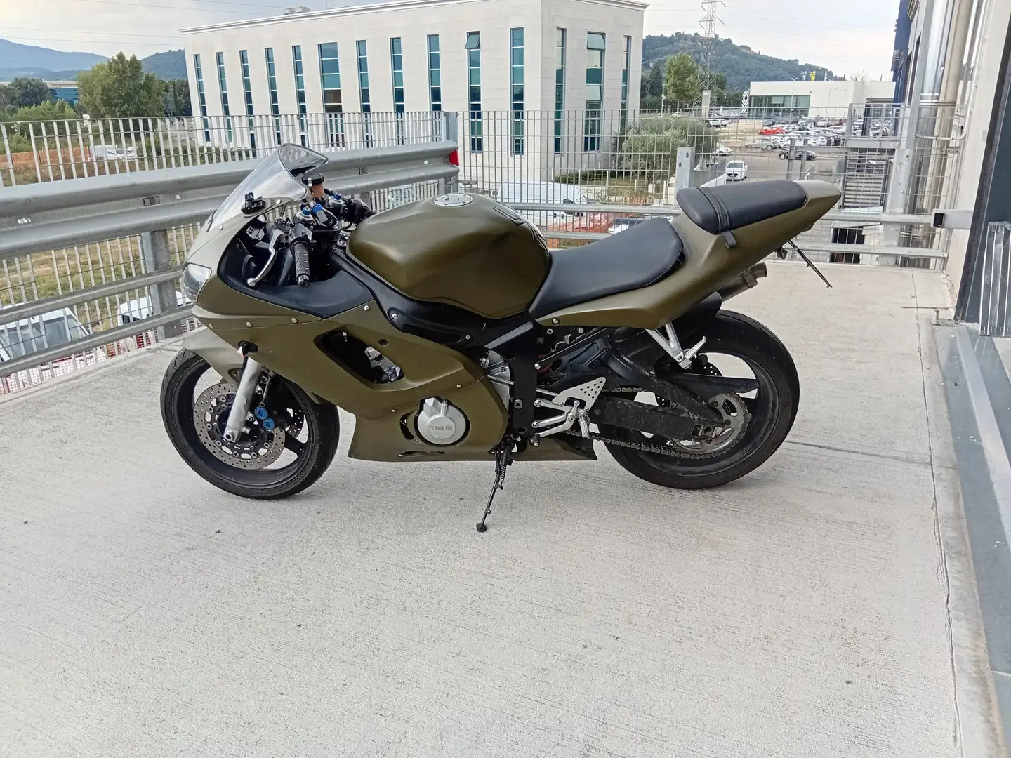 Yamaha YZF-R6 Verde - 1