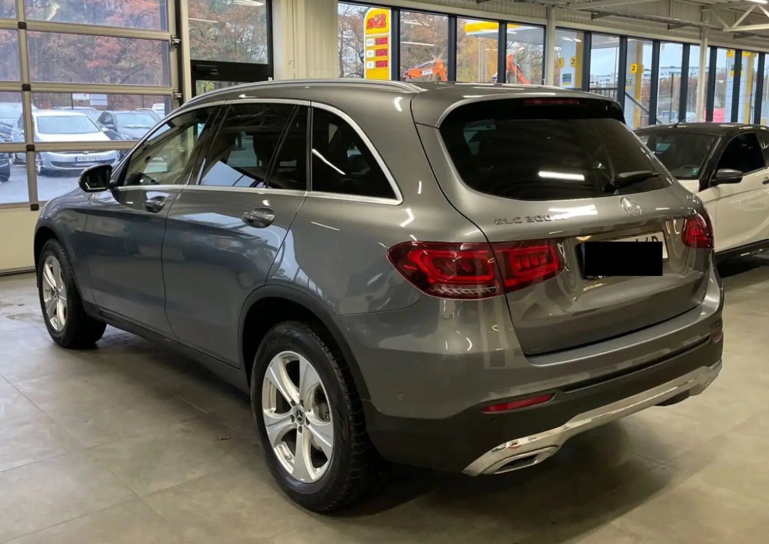 Mercedes-Benz GLC 300 de 4Matic PANORAMA Grau - 2