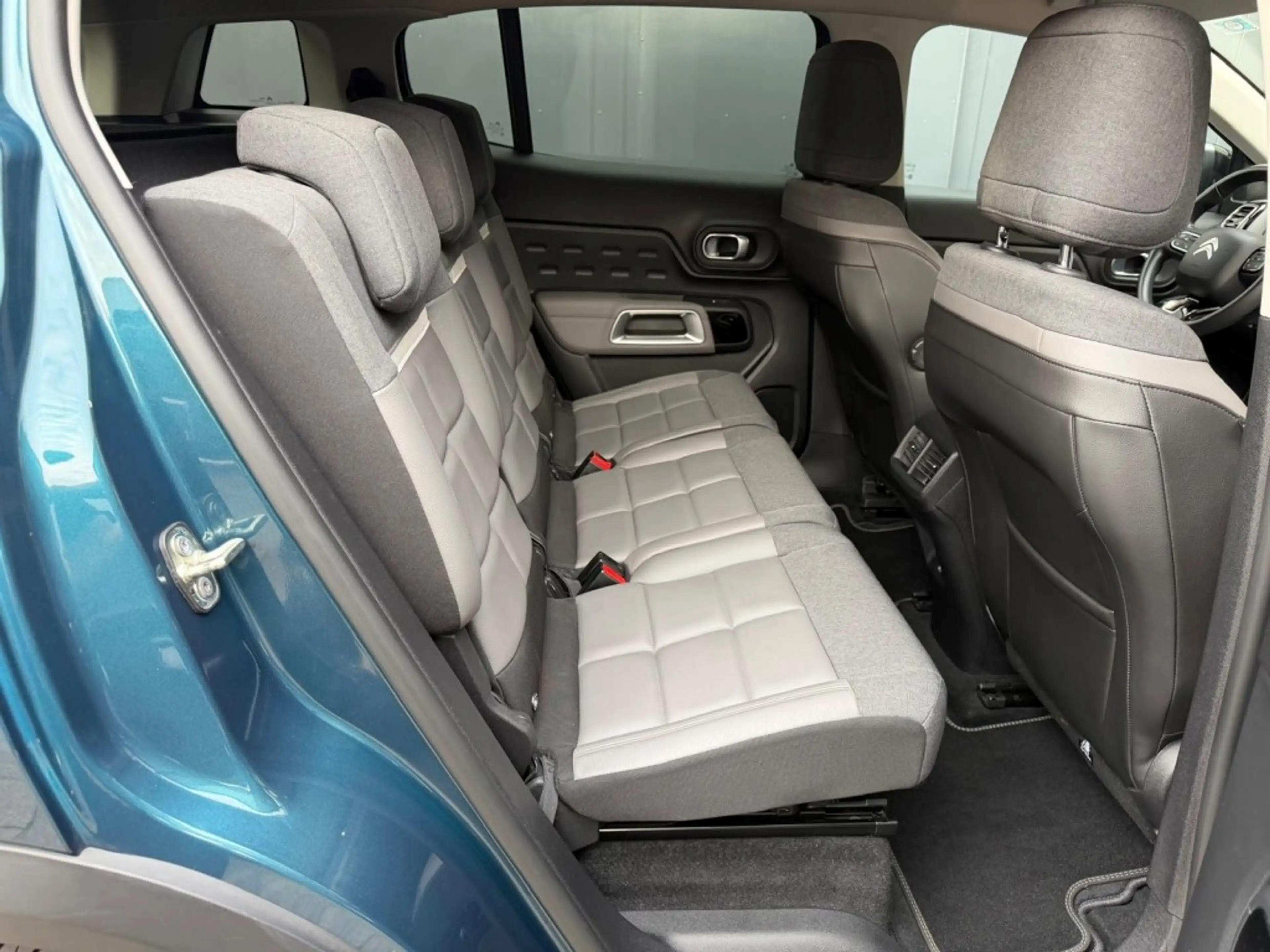 Citroen C5 Aircross 1.6 Hybrid Plug-in 225 Shine — photo 10