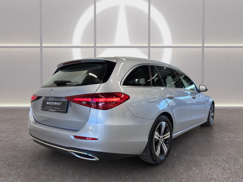 Mercedes-Benz C 220 d 4M T AVANTGARDE EXT. BUSIN+AHK+RFK+DISTR — photo 4