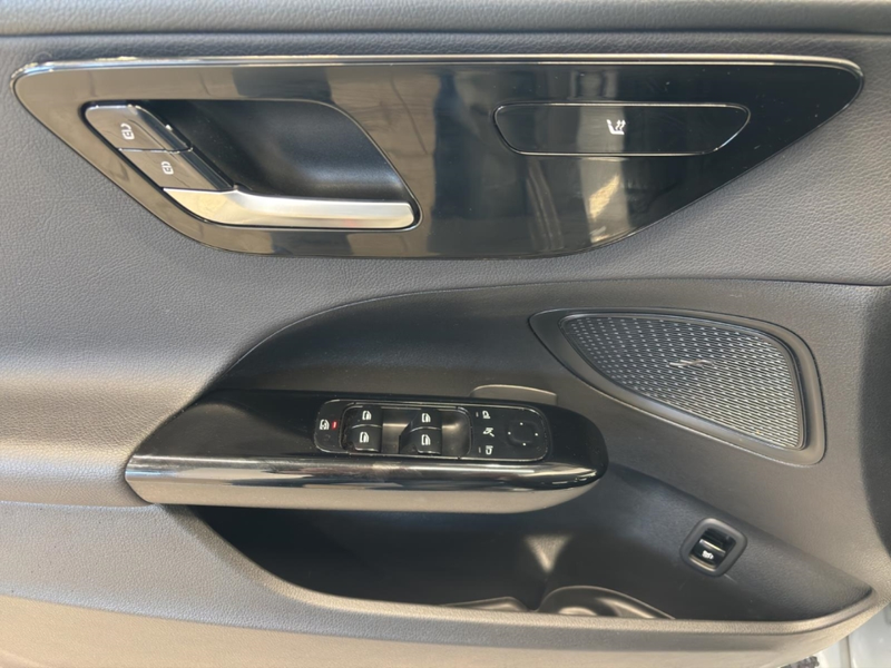 Mercedes-Benz C 220 d 4M T AVANTGARDE EXT. BUSIN+AHK+RFK+DISTR — photo 11