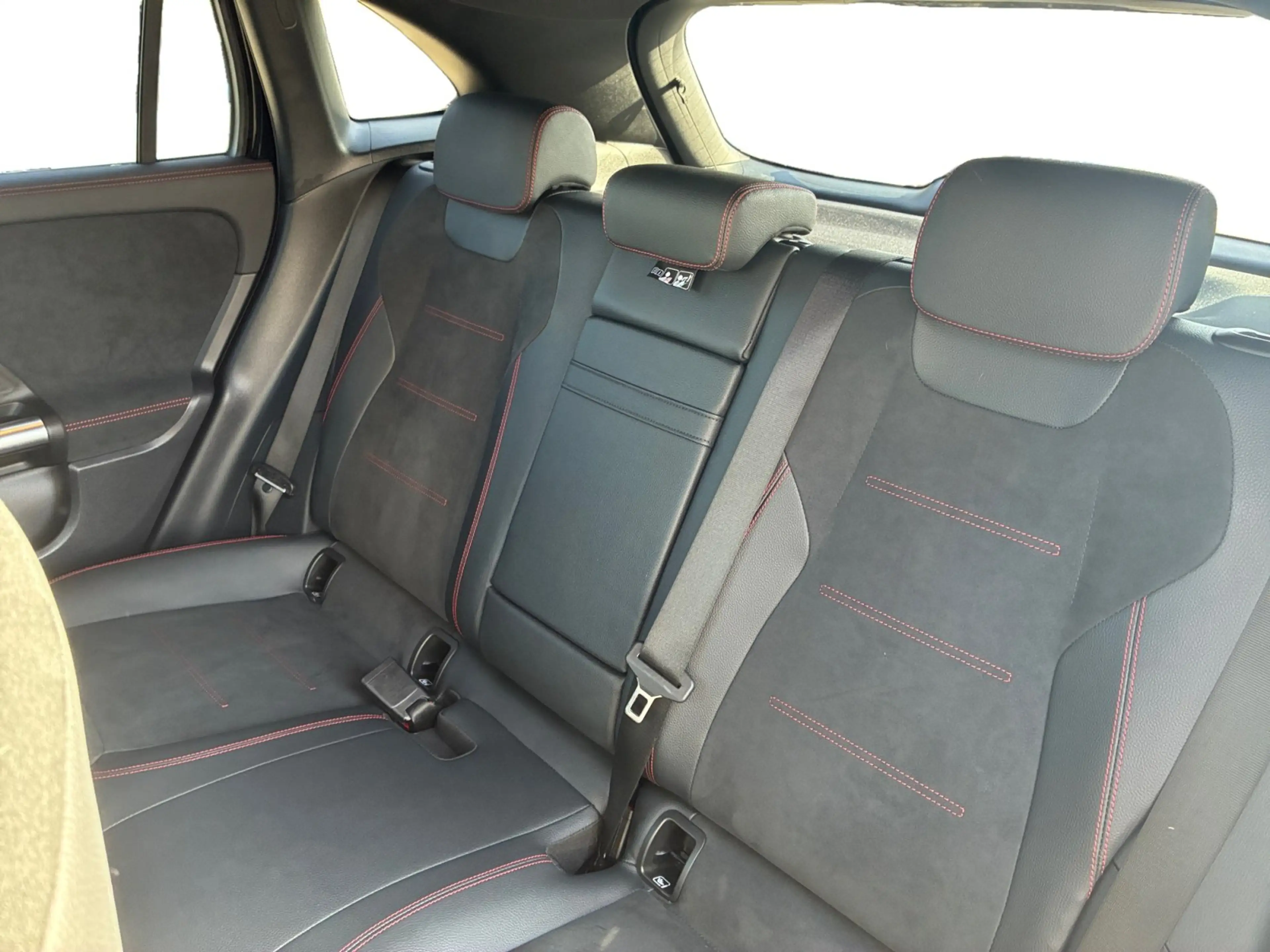 Mercedes-Benz EQA 250 + AMG Line+Distr+Burmester+LED+Keyl+Night — photo 9