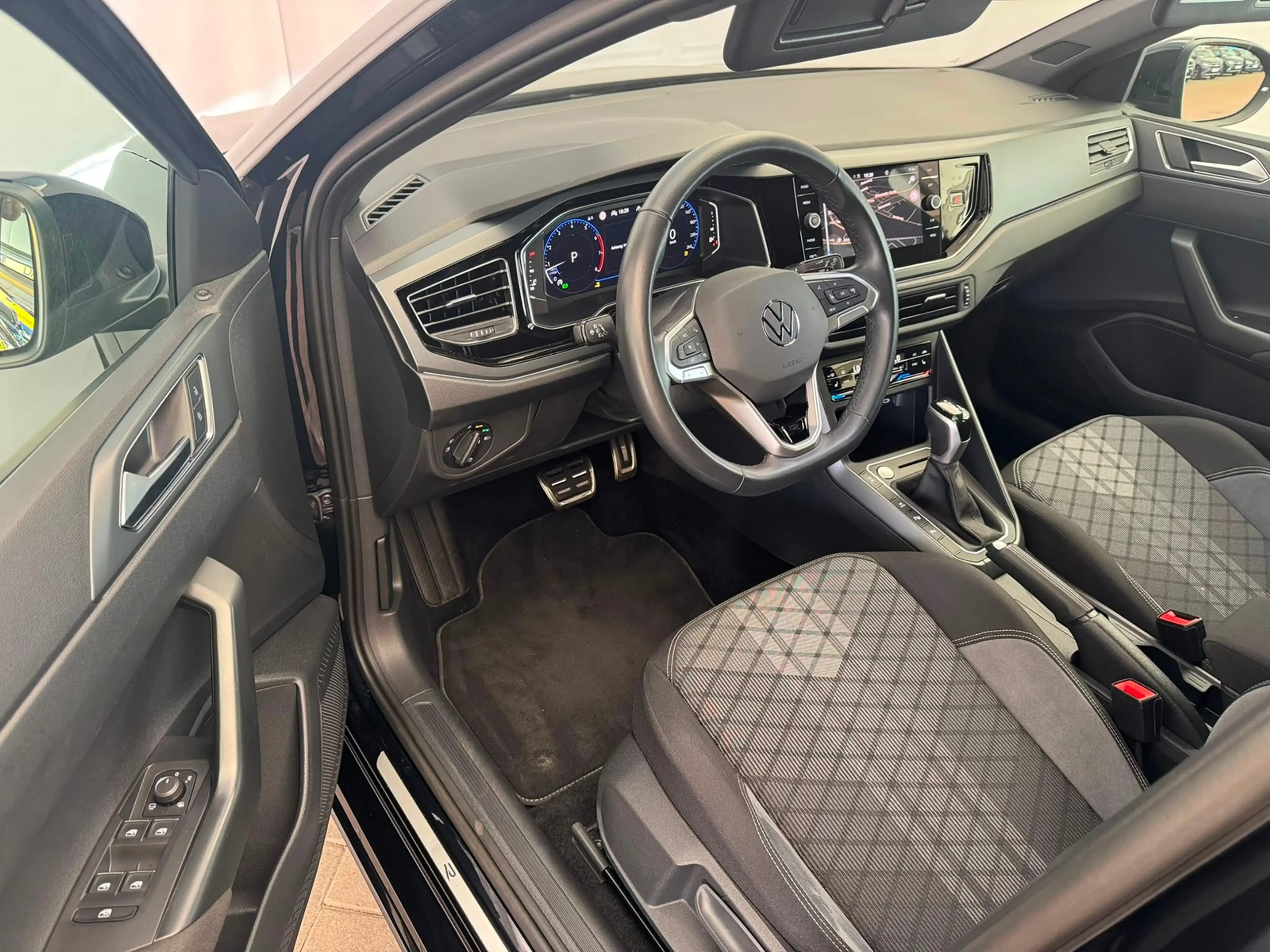 Volkswagen Taigo R-Line 1.5TSI DSG+KAMERA+MATRIX+SIDE+ACC+NAVI — photo 12