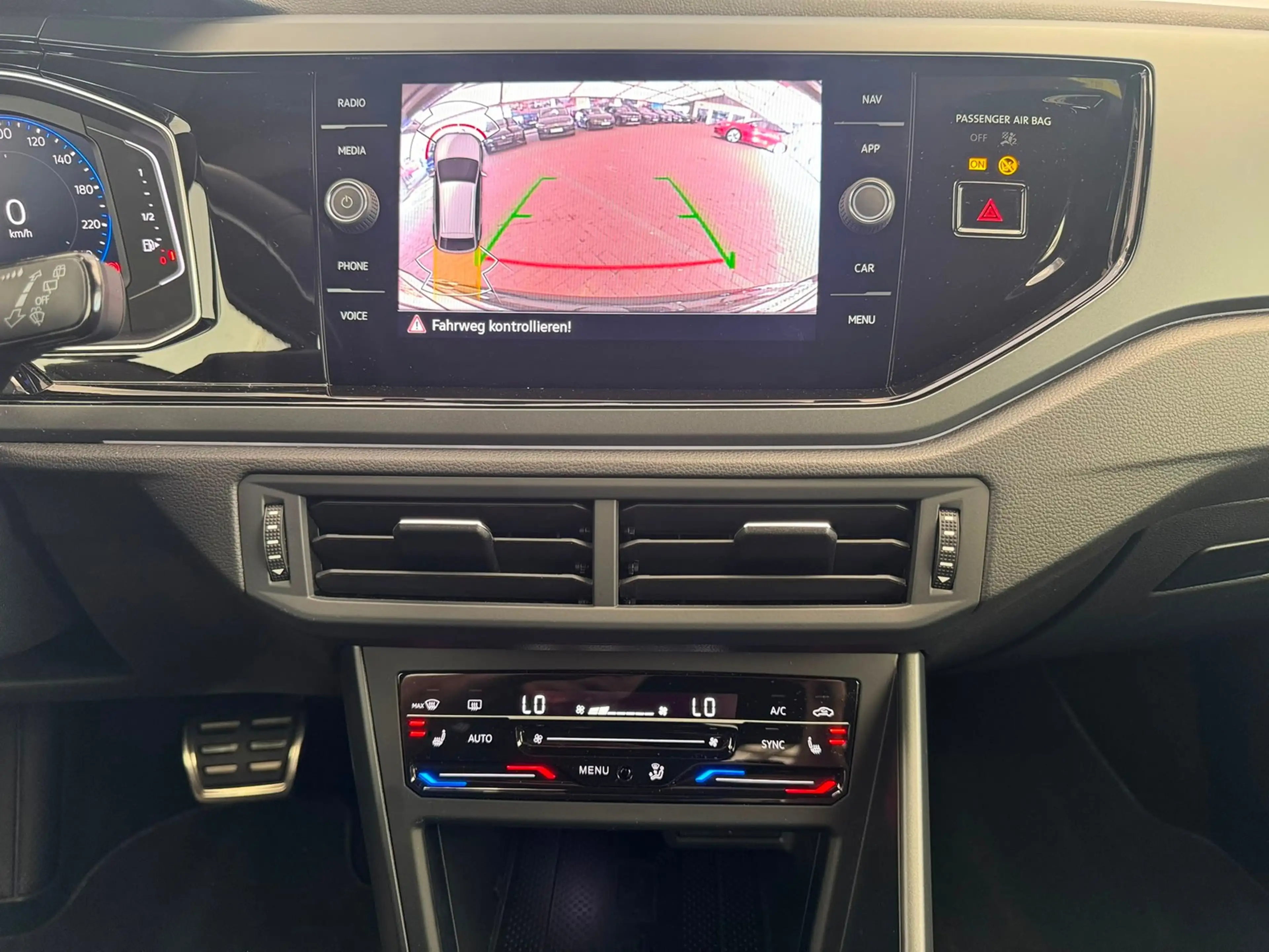 Volkswagen Taigo R-Line 1.5TSI DSG+KAMERA+MATRIX+SIDE+ACC+NAVI — photo 4