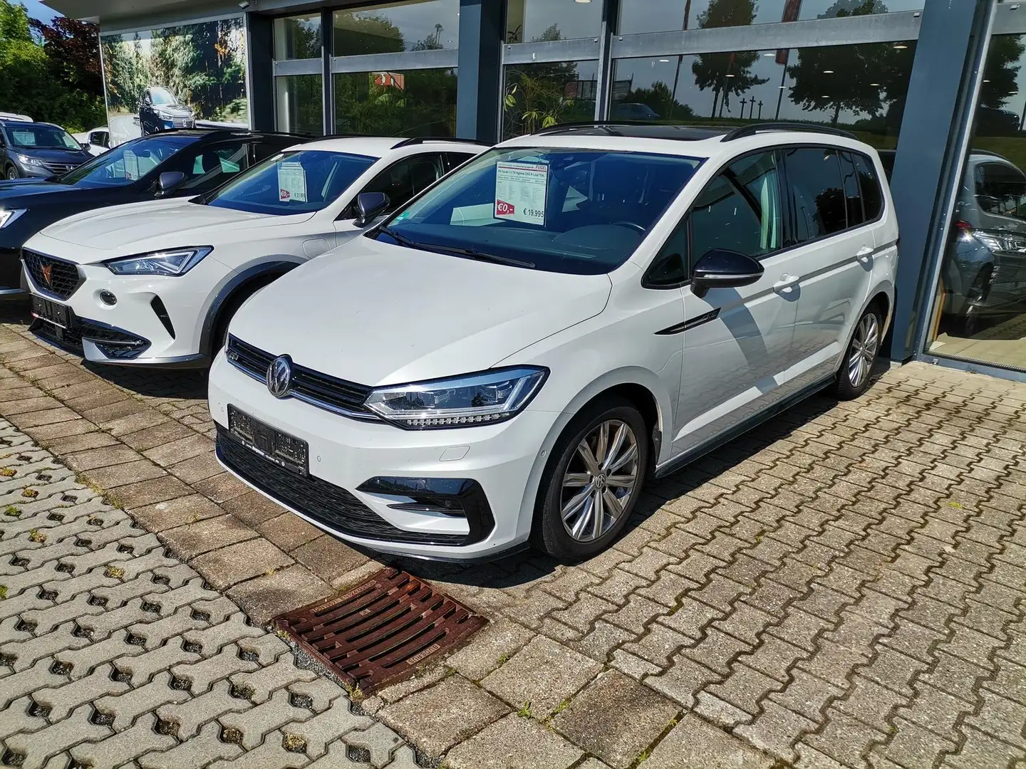 Volkswagen Touran 1.4 TSI  Highline DSG R-Line|7Sitzer|AHZV Weiß - 2