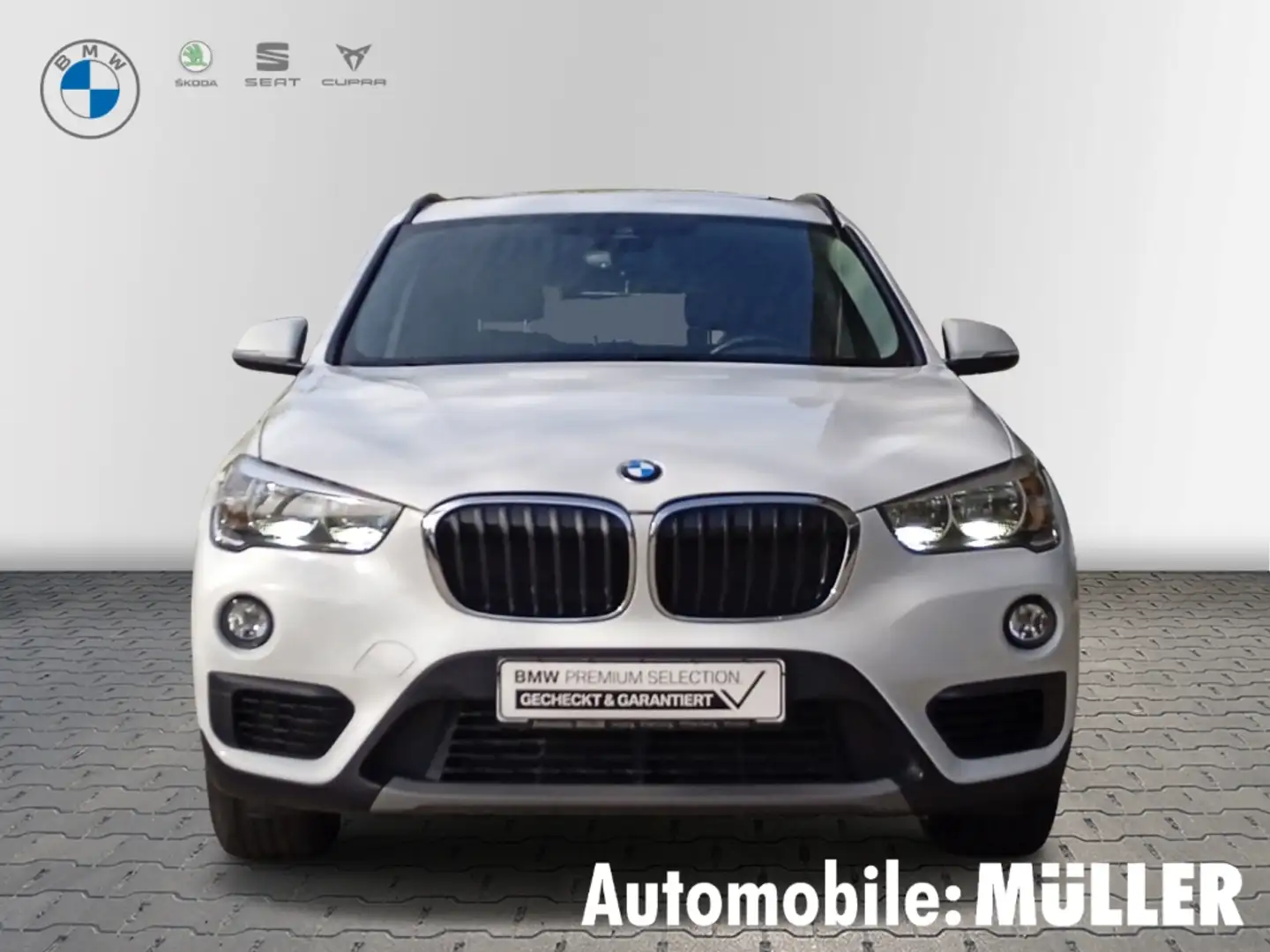 BMW X1 sDrive18i*AHK*Lenkradhzg.*HuD*Panorama* Blanc - 2