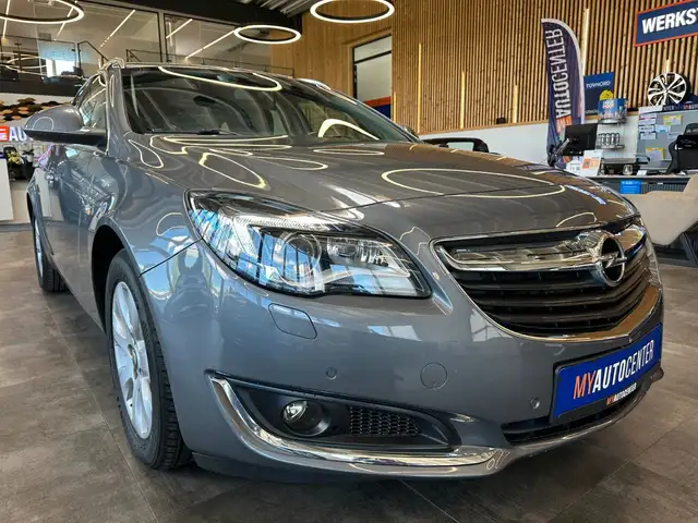 Opel Insignia view 3