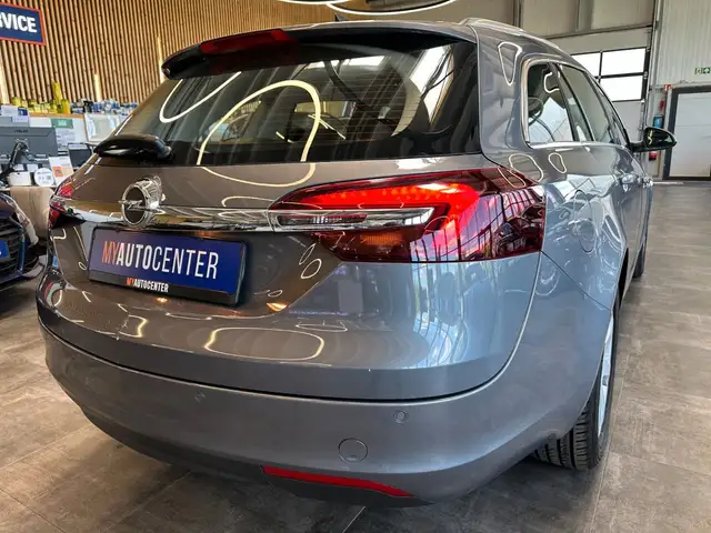 Opel Insignia view 2