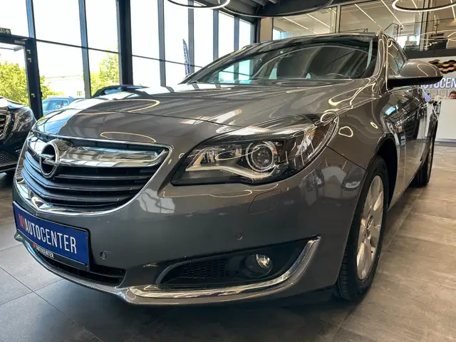 Opel Insignia view 4