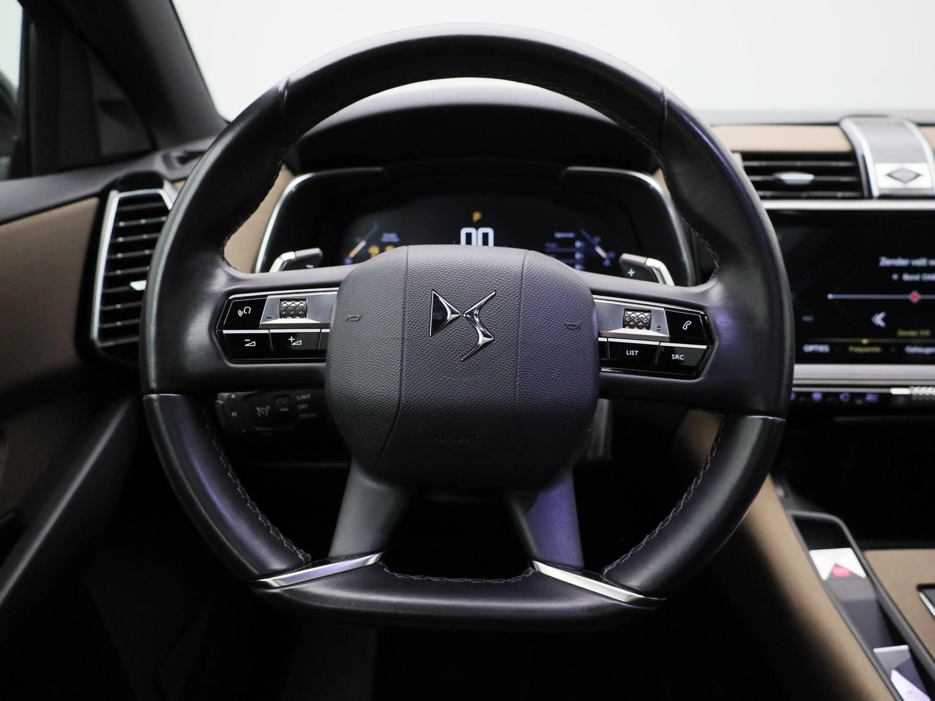 DS Automobiles DS 7 Crossback 1.5 BlueHDi 130 Automatic Bastille + — photo 7