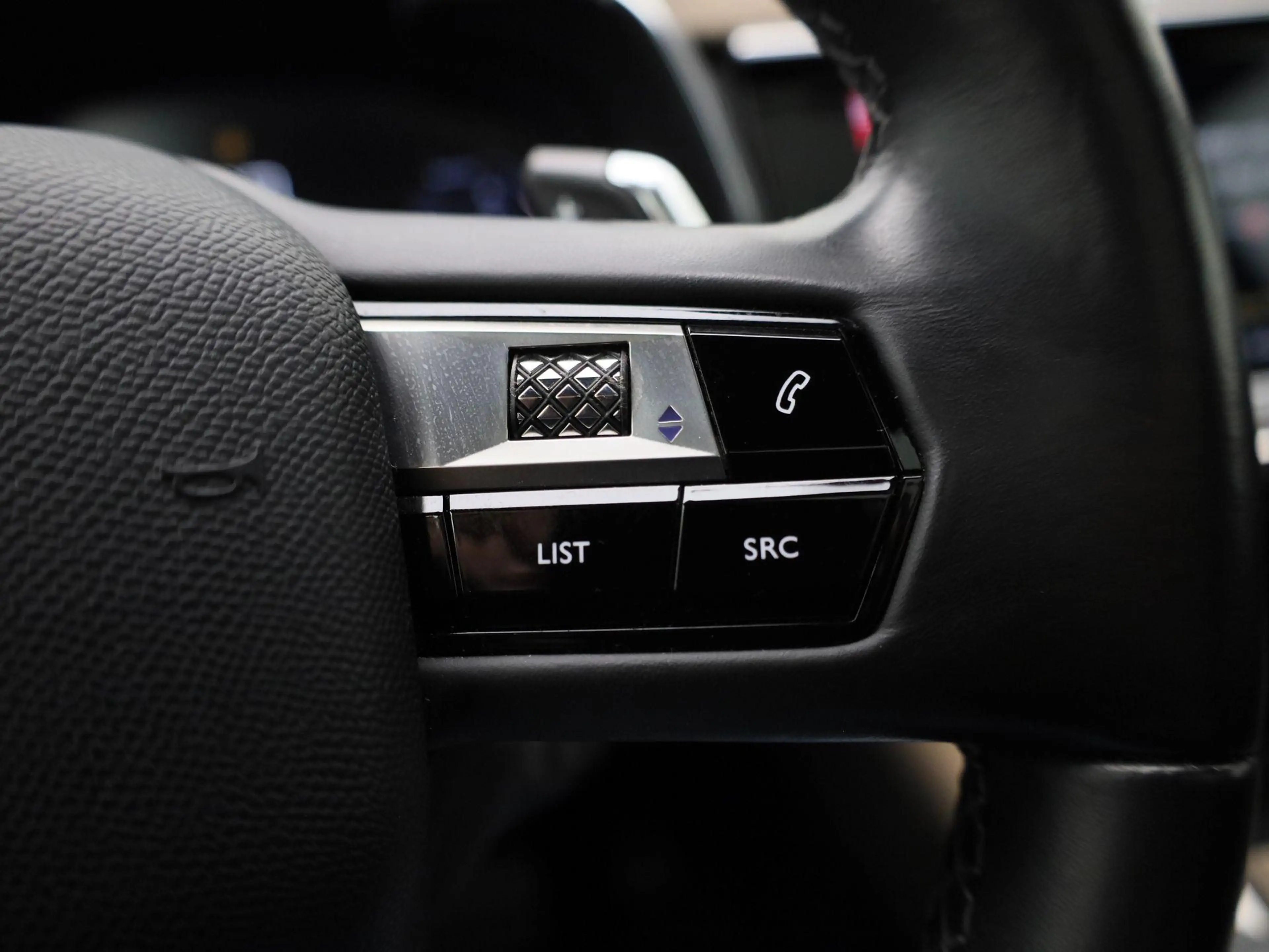 DS Automobiles DS 7 Crossback 1.5 BlueHDi 130 Automatic Bastille + — photo 15
