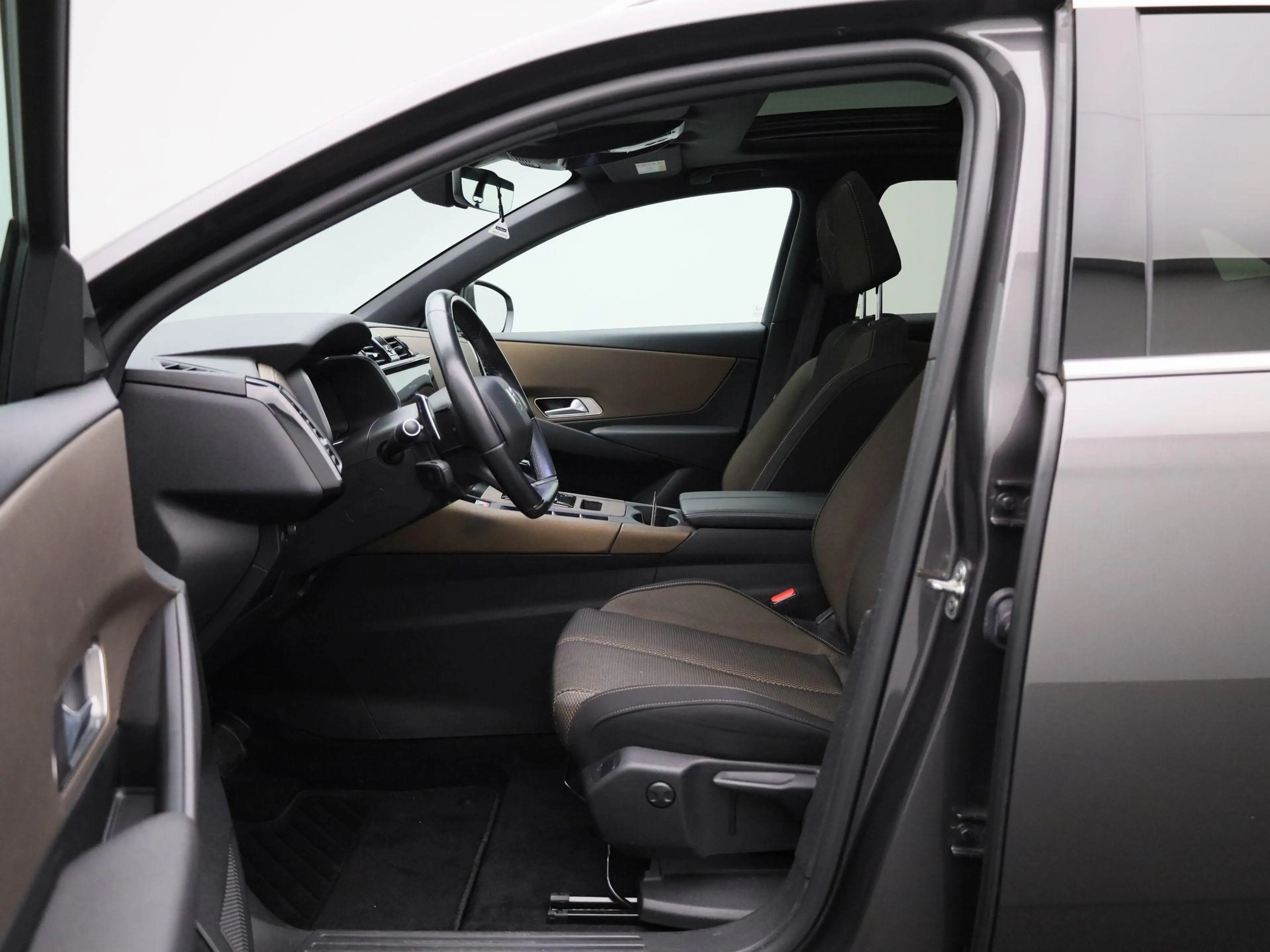 DS Automobiles DS 7 Crossback 1.5 BlueHDi 130 Automatic Bastille + — photo 9