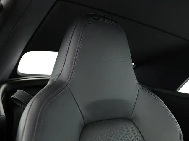 Porsche 911 view 15