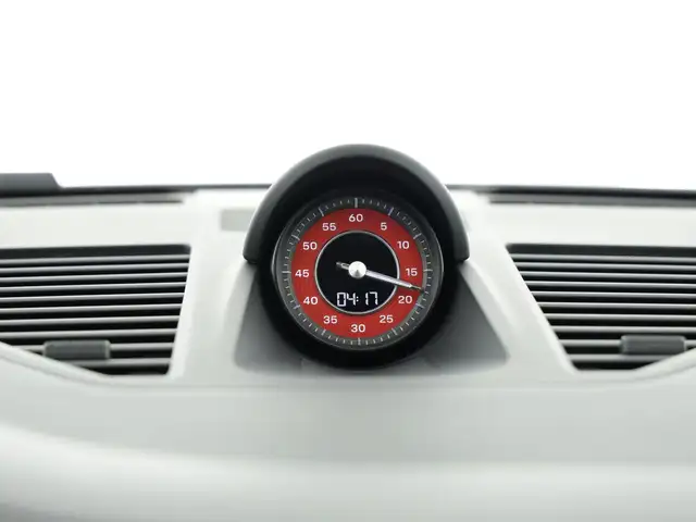 Porsche 911 view 10