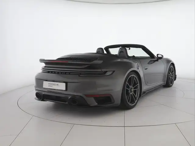 Porsche 911 view 2