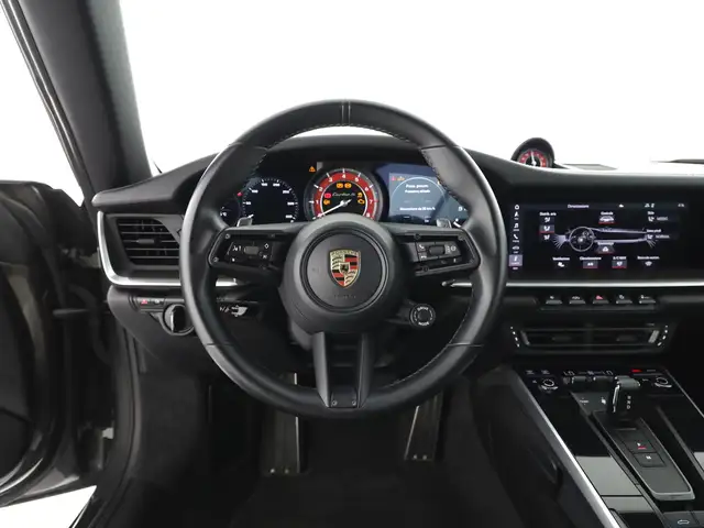 Porsche 911 view 11