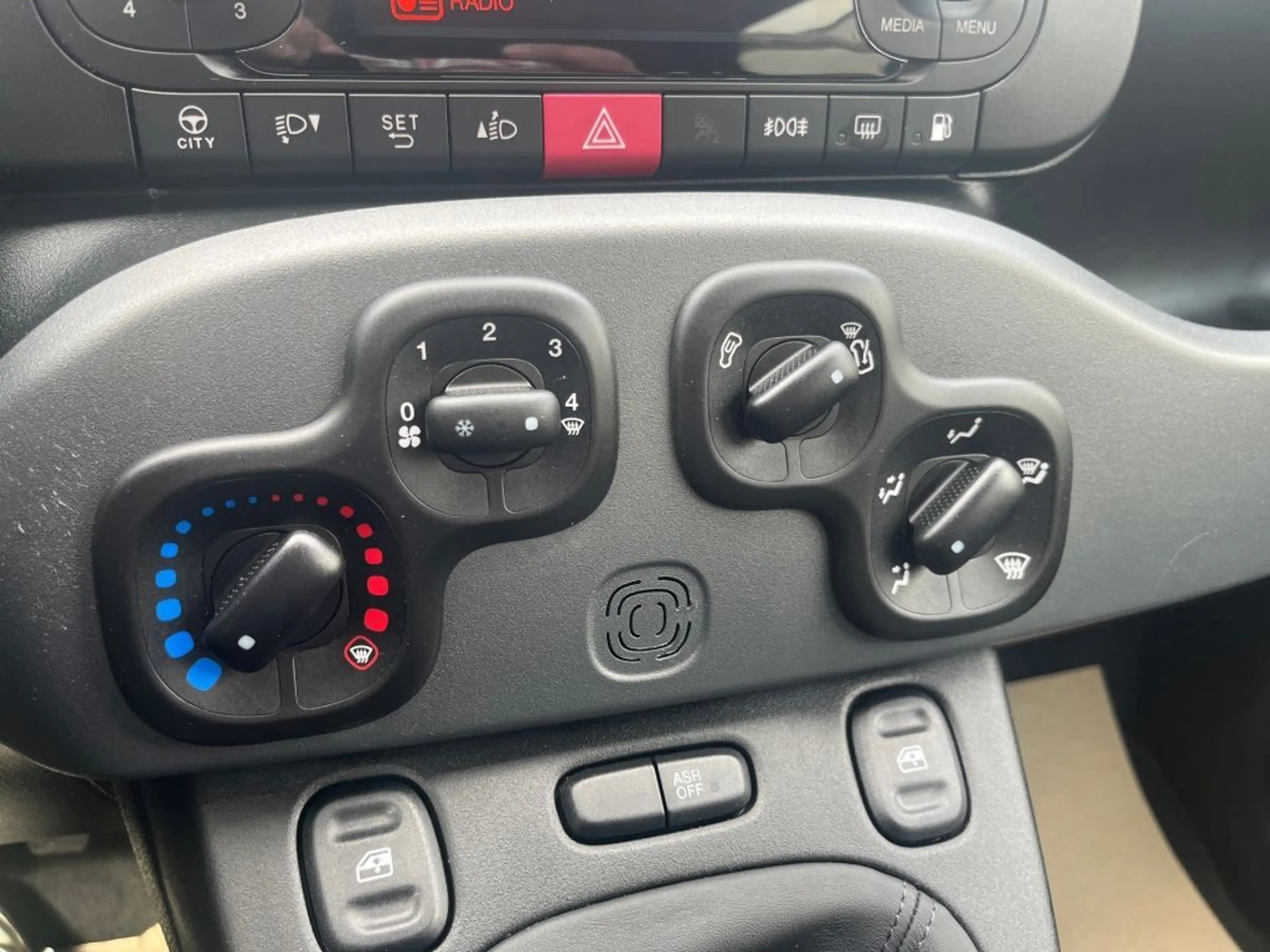 Fiat Panda Lounge 0.9 Twinair Natural Power — photo 14
