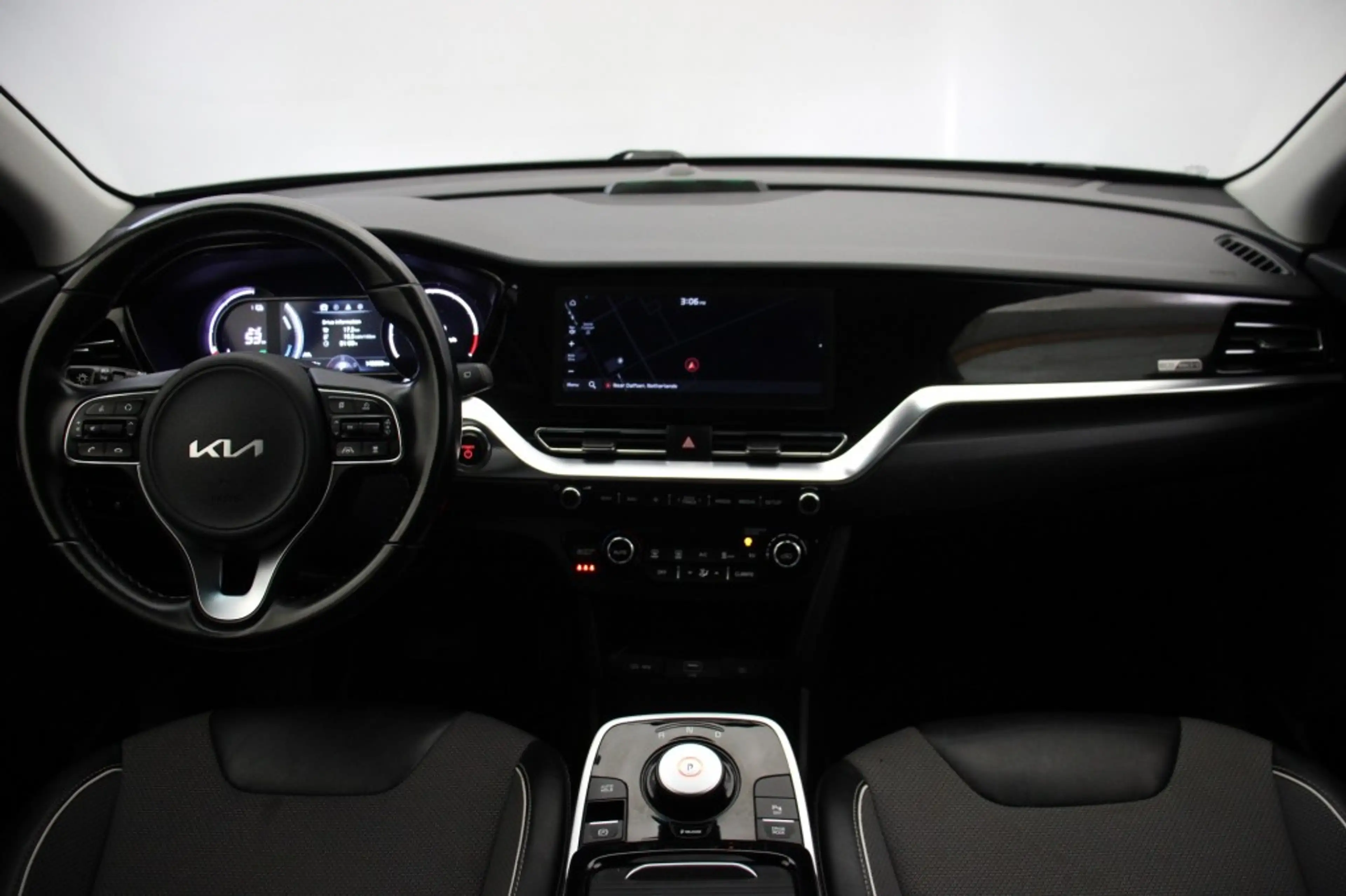 Kia e-Niro E-Niro DynamicPlusLine 64 kWh 3 Fase - Carplay, Ca — photo 3