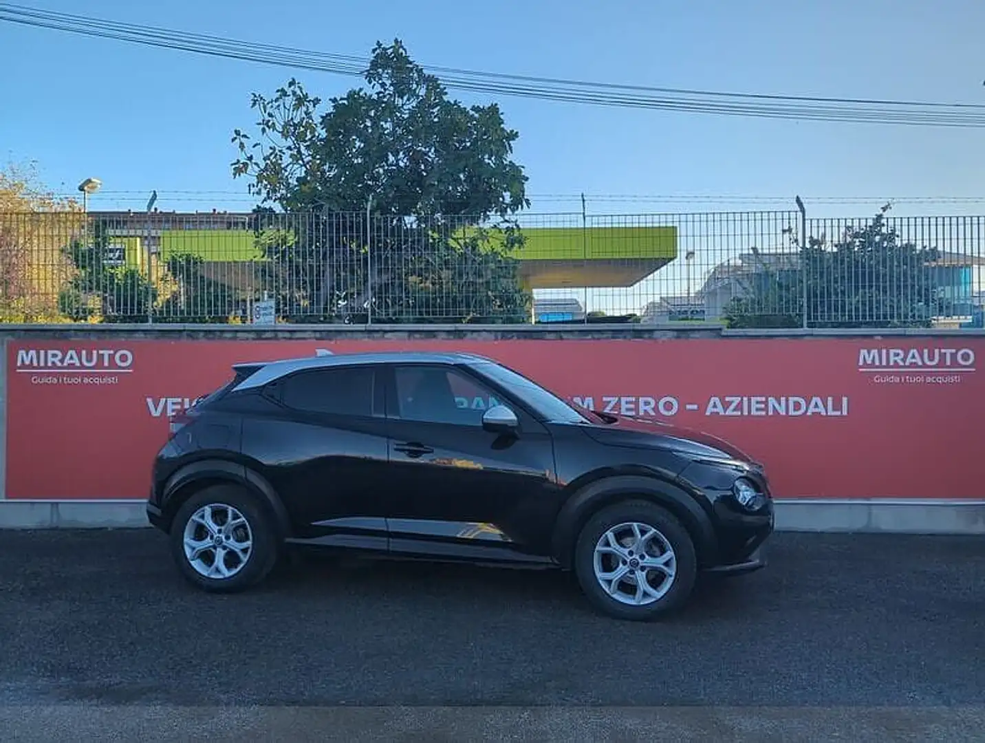 Nissan Juke 2ª serie Juke 1.0 DIG-T 114 CV DCT N-Connecta Schwarz - 1