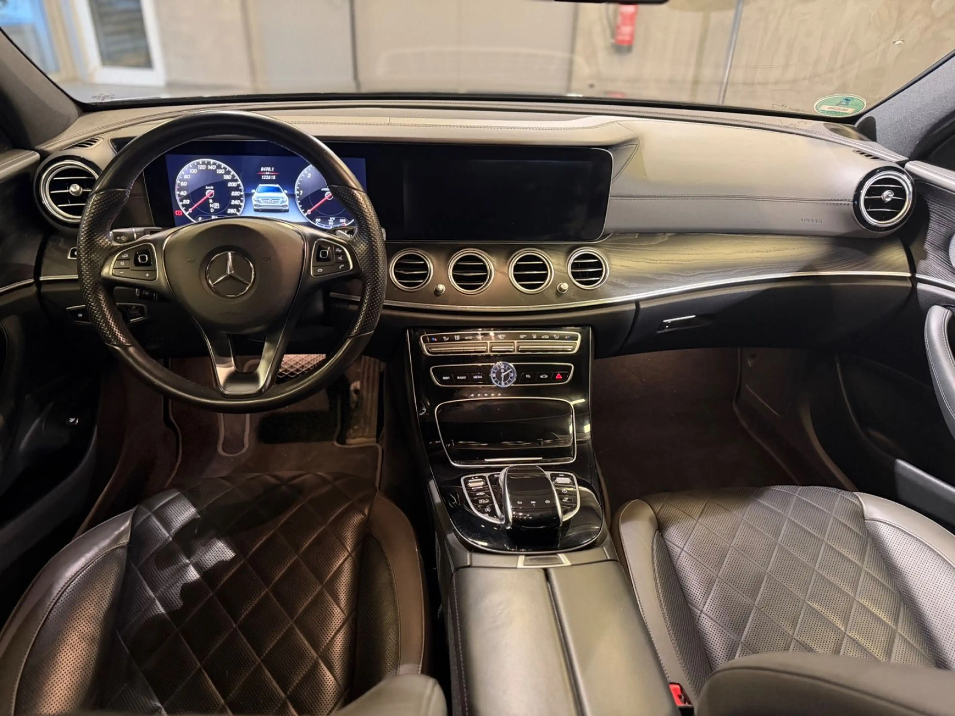 Mercedes-Benz E 350 d | AMG| DESIGNO|HEAD UP — photo 11
