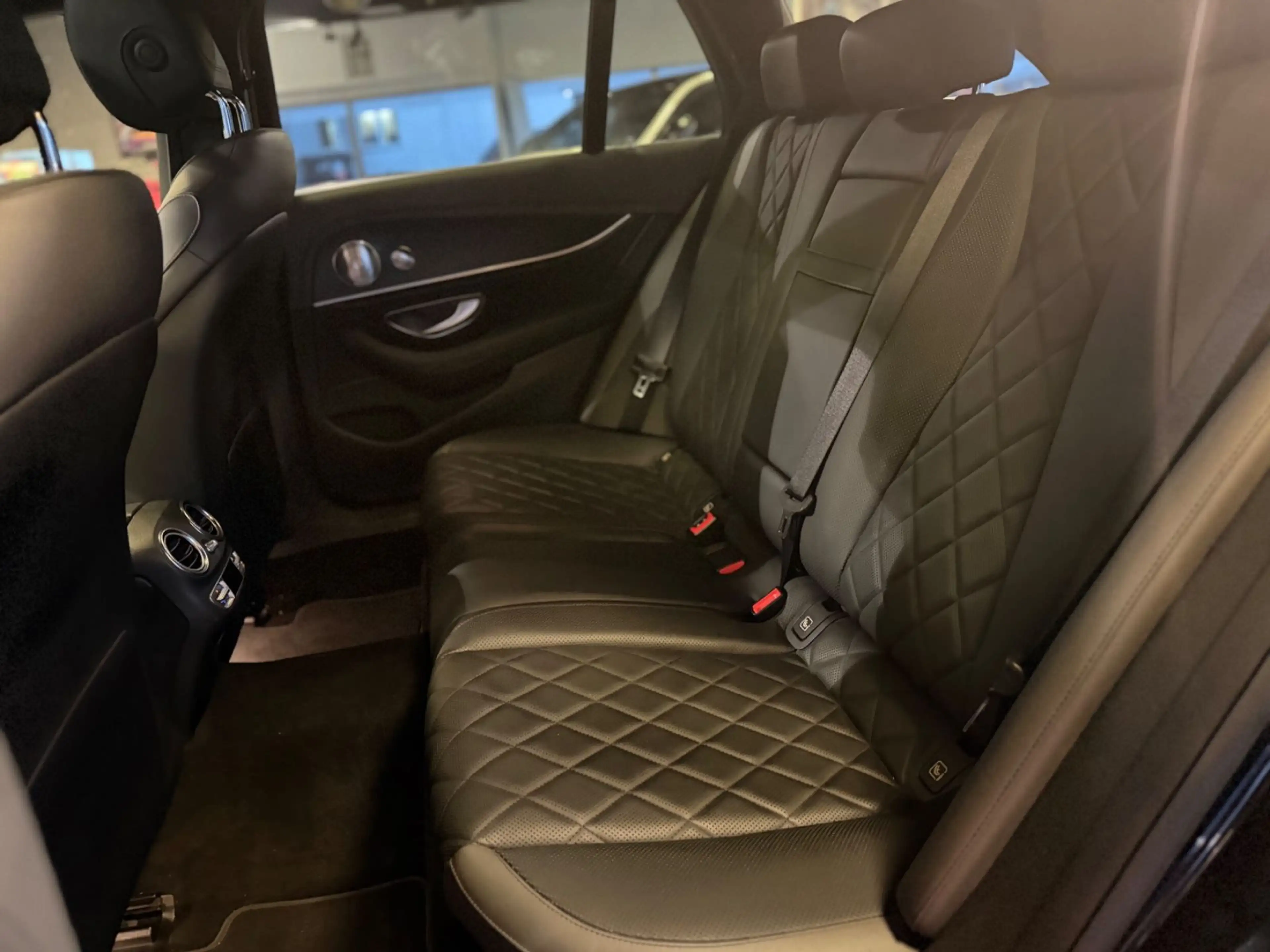 Mercedes-Benz E 350 d | AMG| DESIGNO|HEAD UP — photo 14
