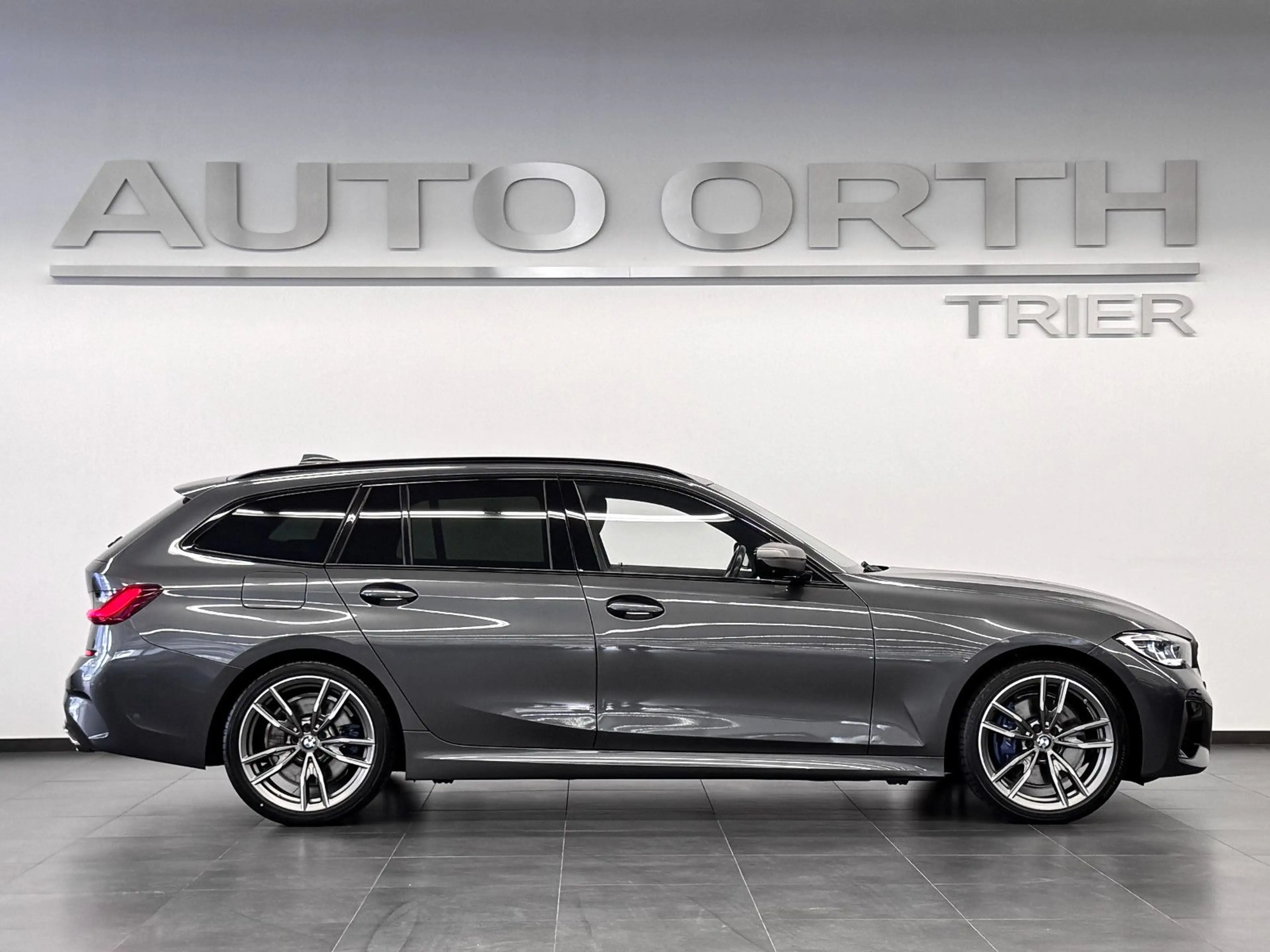 BMW 340 xDrive Touring LEDER HUD ST-HZG PANO AHK — photo 7