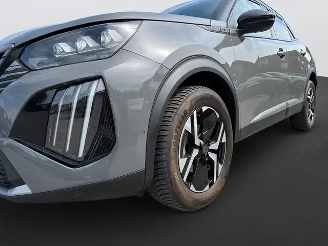 Peugeot 2008 view 9