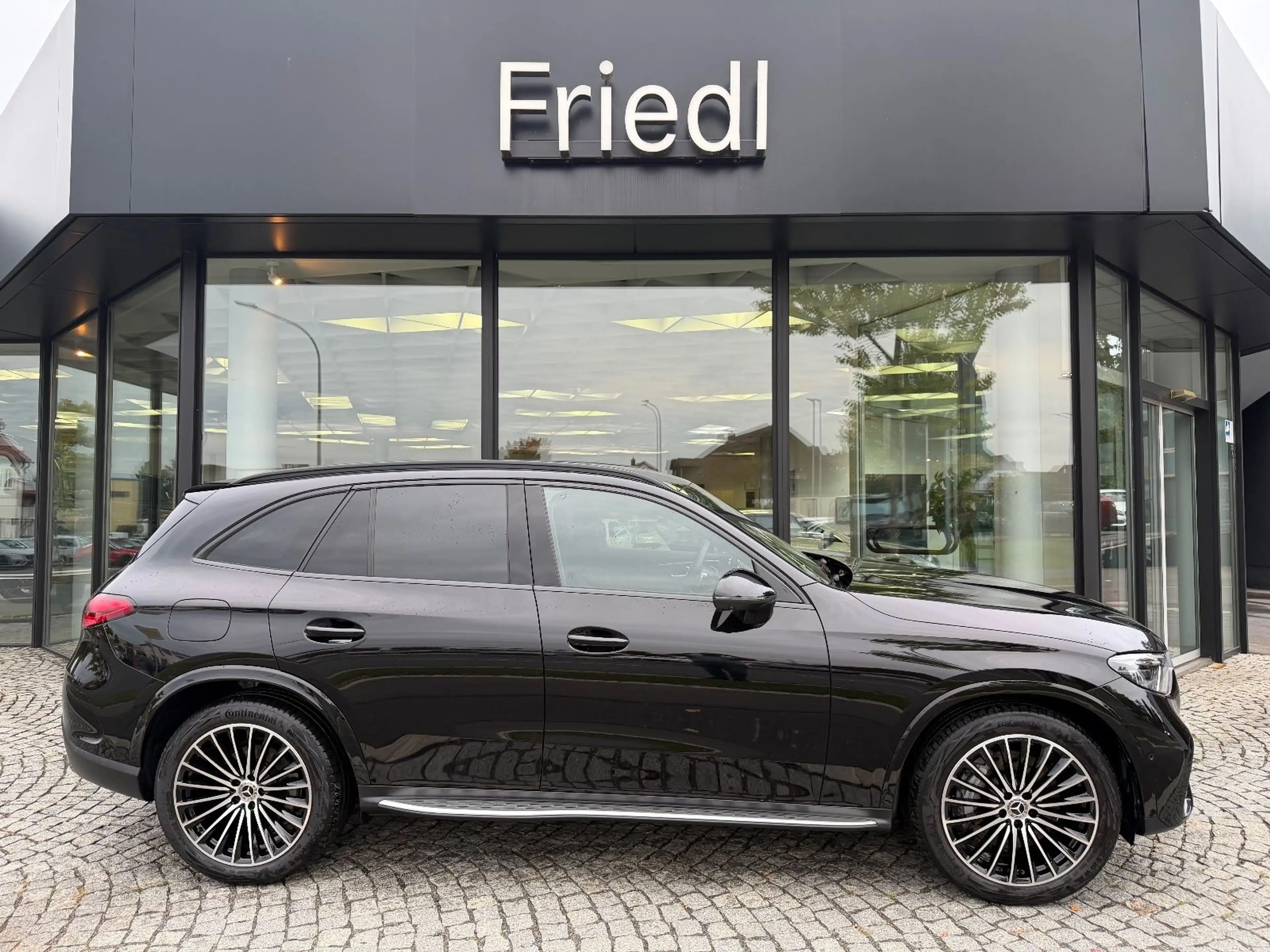 Mercedes-Benz GLC 220 d 4M AMG, NIGHT, AHK, Distro, Burmes, 20" — photo 2