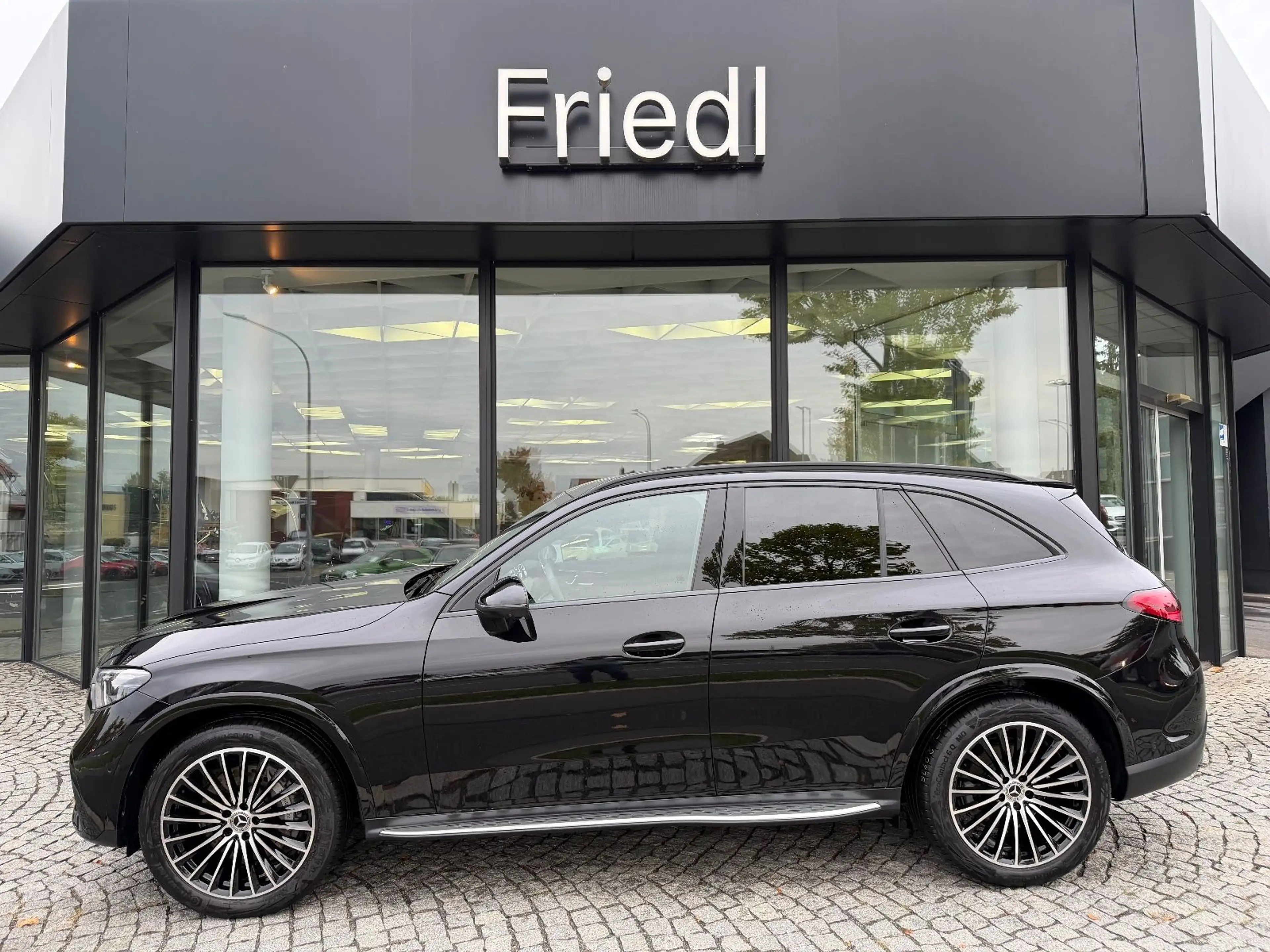 Mercedes-Benz GLC 220 d 4M AMG, NIGHT, AHK, Distro, Burmes, 20"