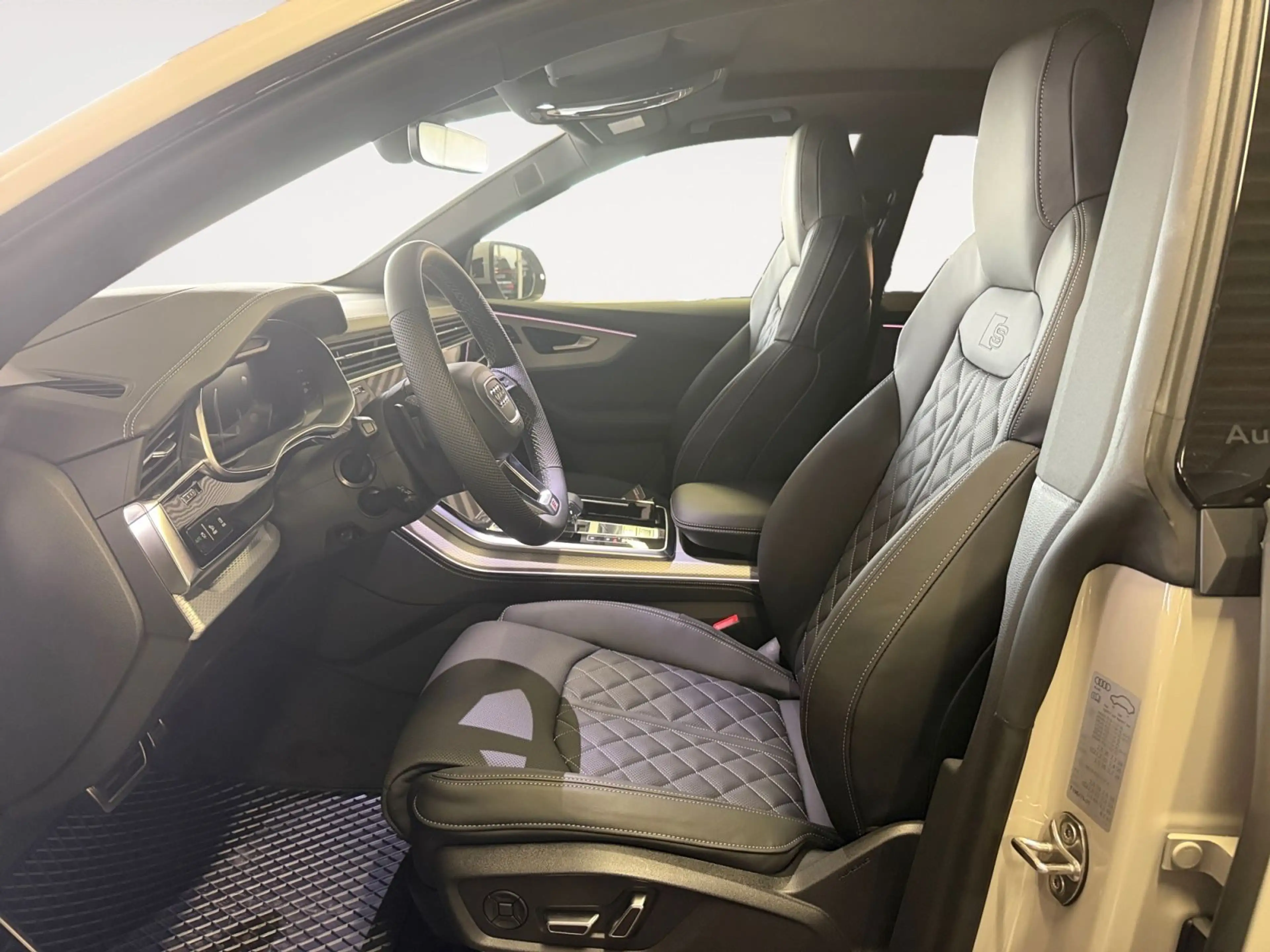 Audi Q8 50TDI -28%/be/Allrad/Remote+/Mtx/HUD/23 — photo 9